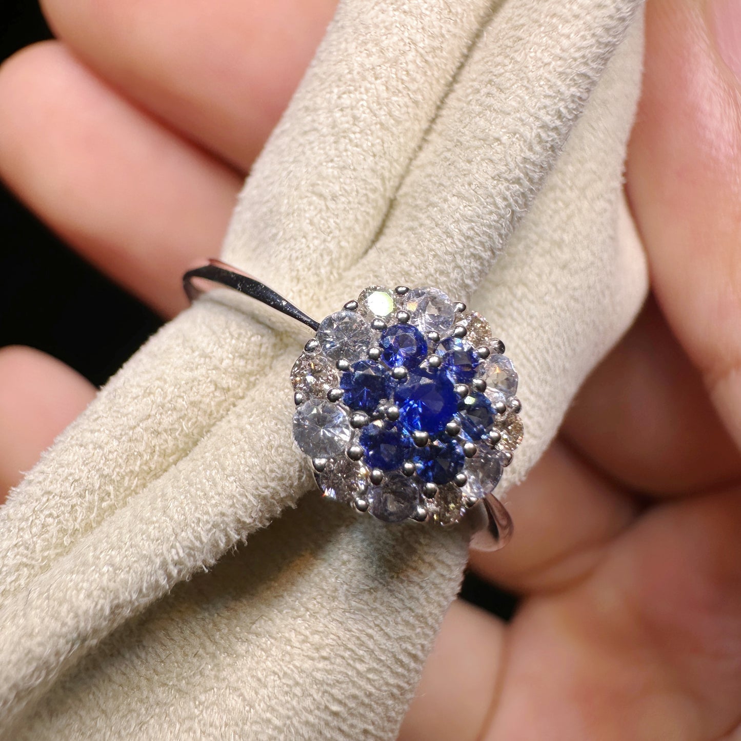 K18 White Gold Sapphire and Diamond Flower Ring|Vintage Japanese Cluster Jewelry|2.8g