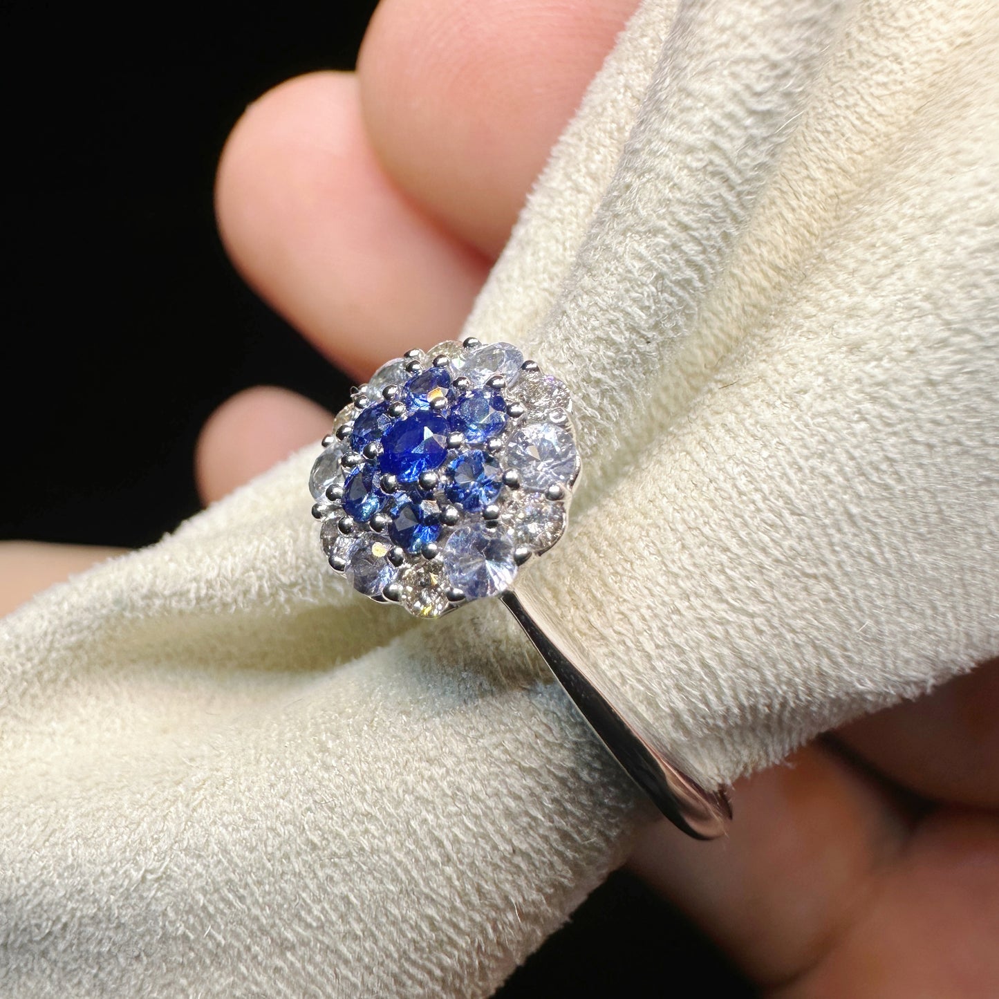 K18 White Gold Sapphire and Diamond Flower Ring|Vintage Japanese Cluster Jewelry|2.8g