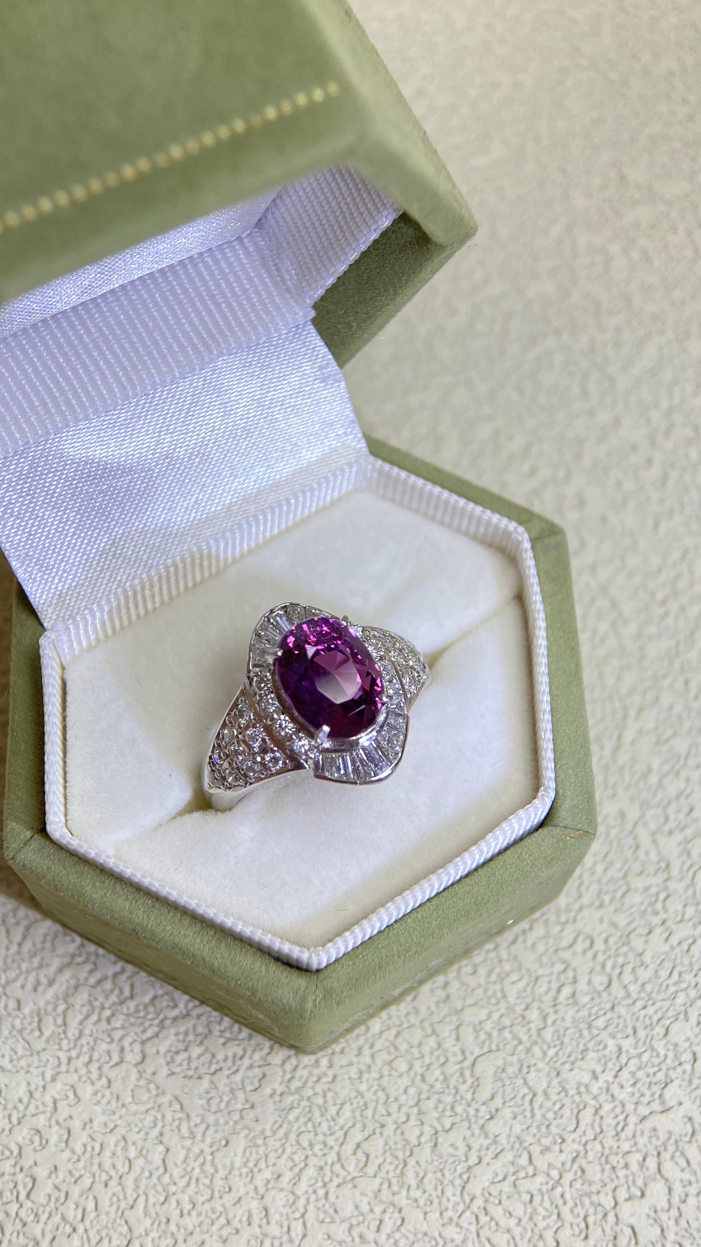 Pt900 Platinum&Violet Sapphire and Diamond Ring | Violet Sapphire 3.28ct | Diamond 0.62ct | Japanese Vintage Estate Jewelry-VXOW