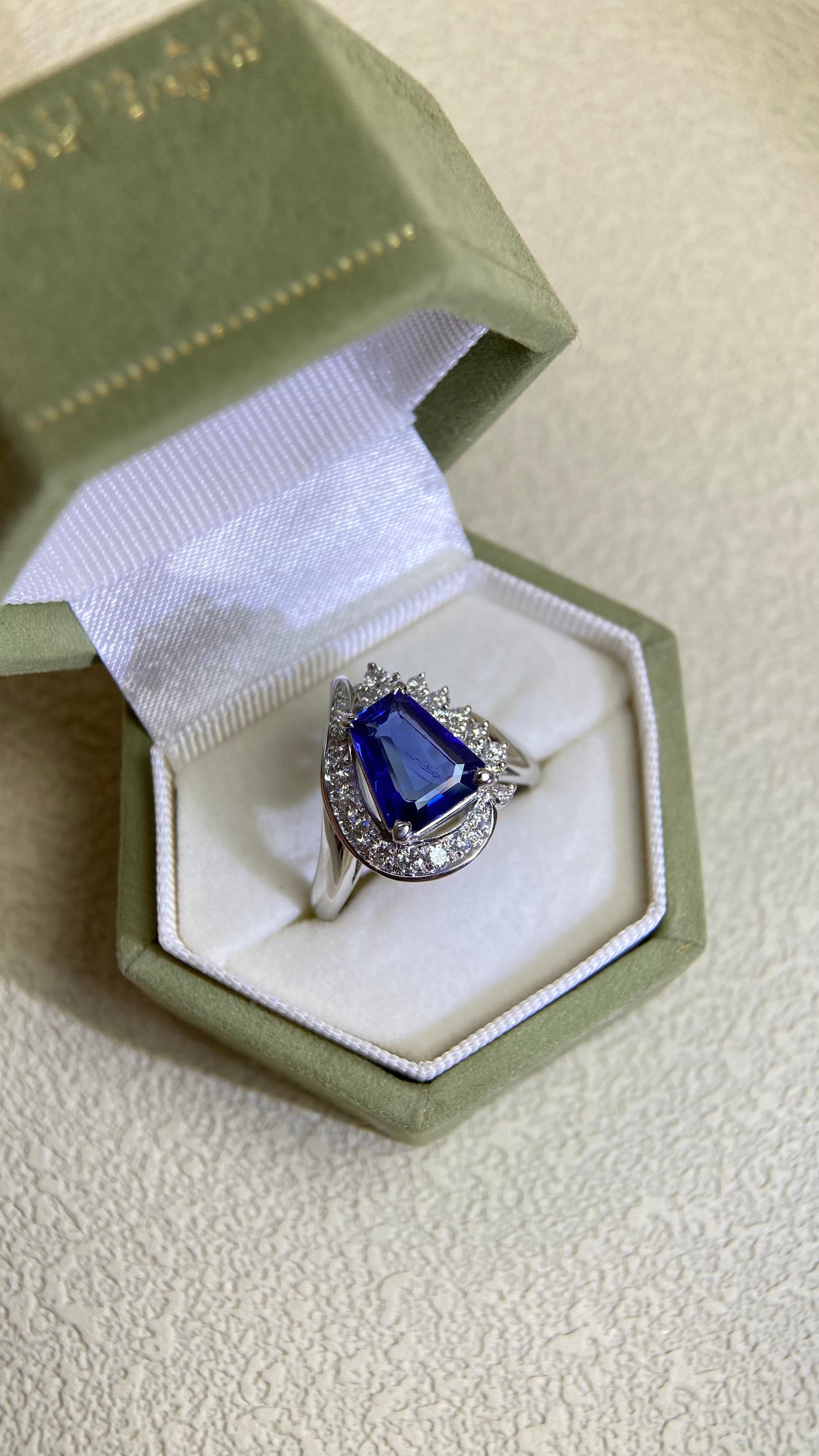 Pt900 Platinum&Sapphire and Diamond Ring | Sapphire 1.69ct | Diamond 0.44ct | Japanese Vintage Estate Jewelry-BPSH