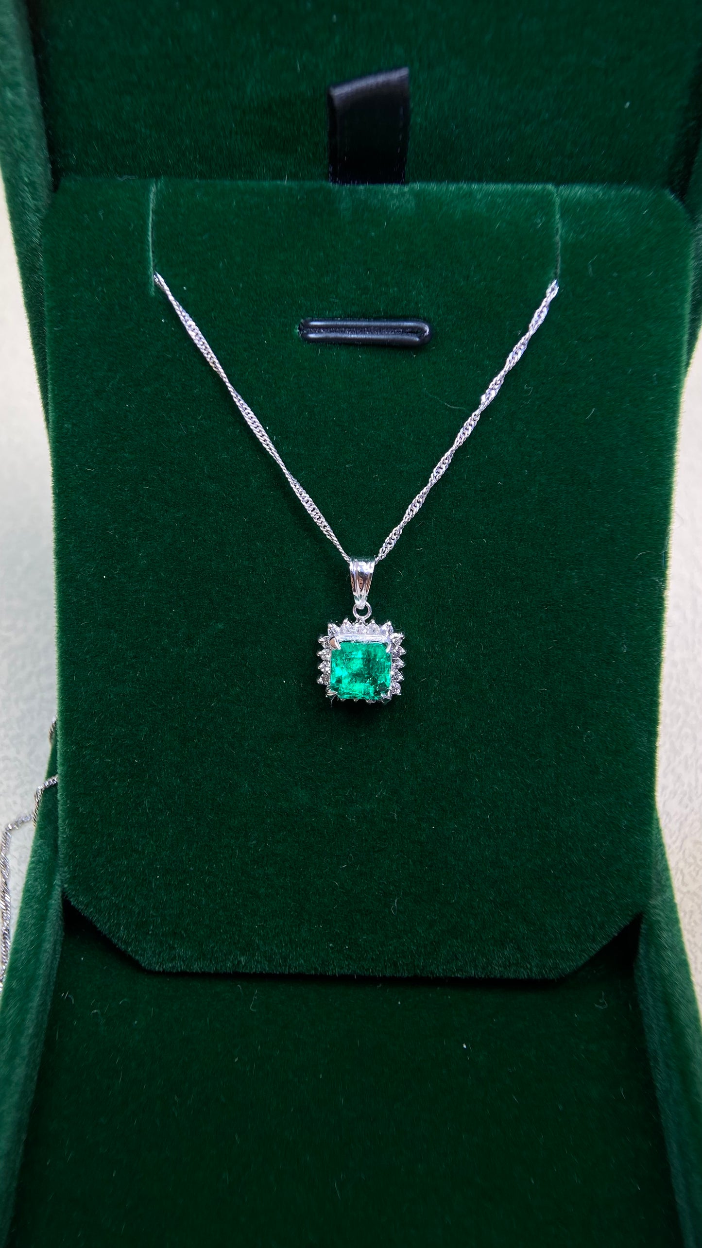 Pt platinum/Pt850 platinum&Emerald&Diamond Necklace| Emerald: 1.22ct|Diamonds:0.17ct|Japanese Vintage Estate Jewelry -BFDV