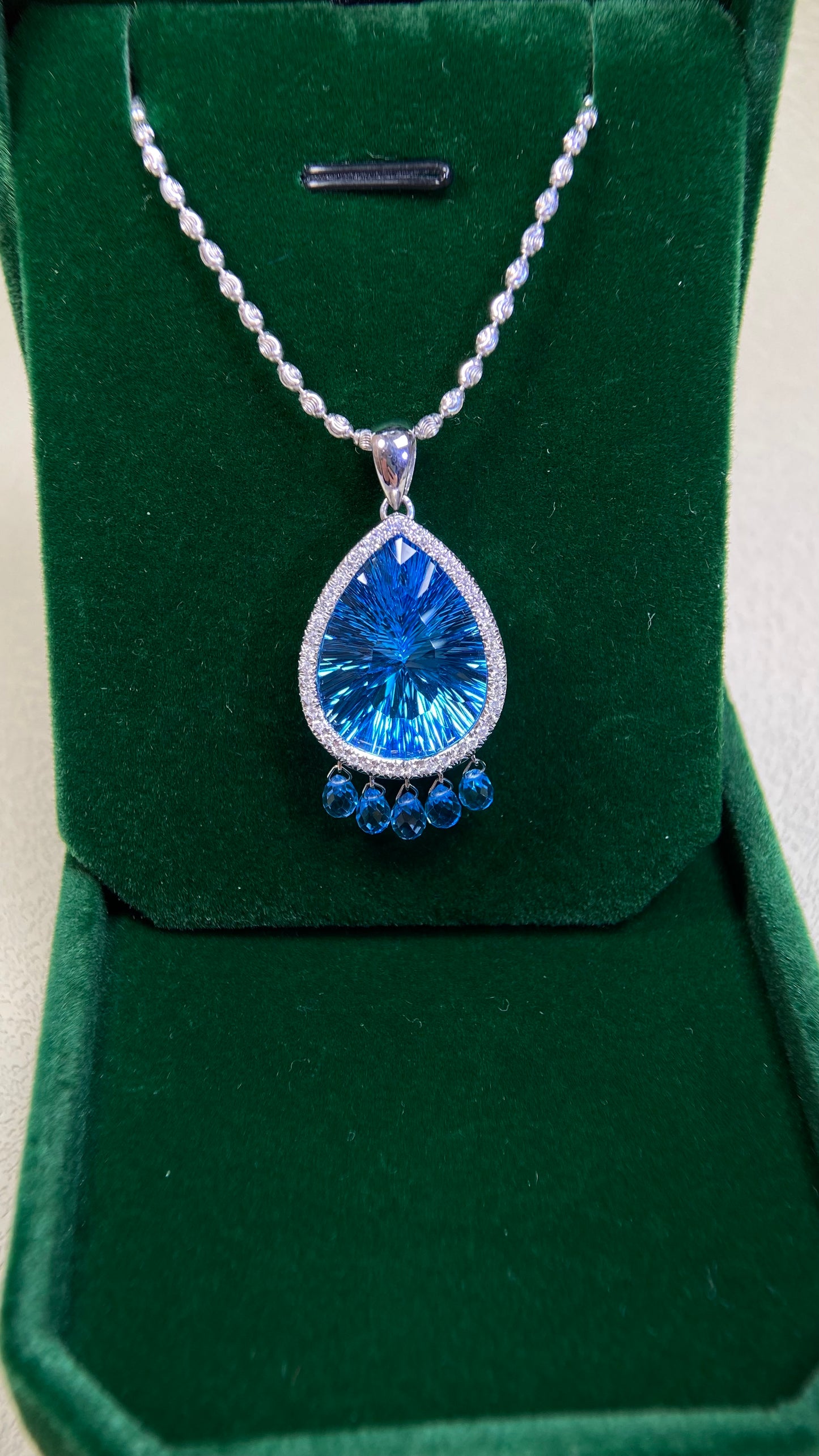 750‰ White Gold/K18 White Gold&Blue Topaz&Diamond Necklace| Blue Topaz: 23.12ct|Diamonds:0.21ct|Japanese Vintage Estate Jewelry -BPGM