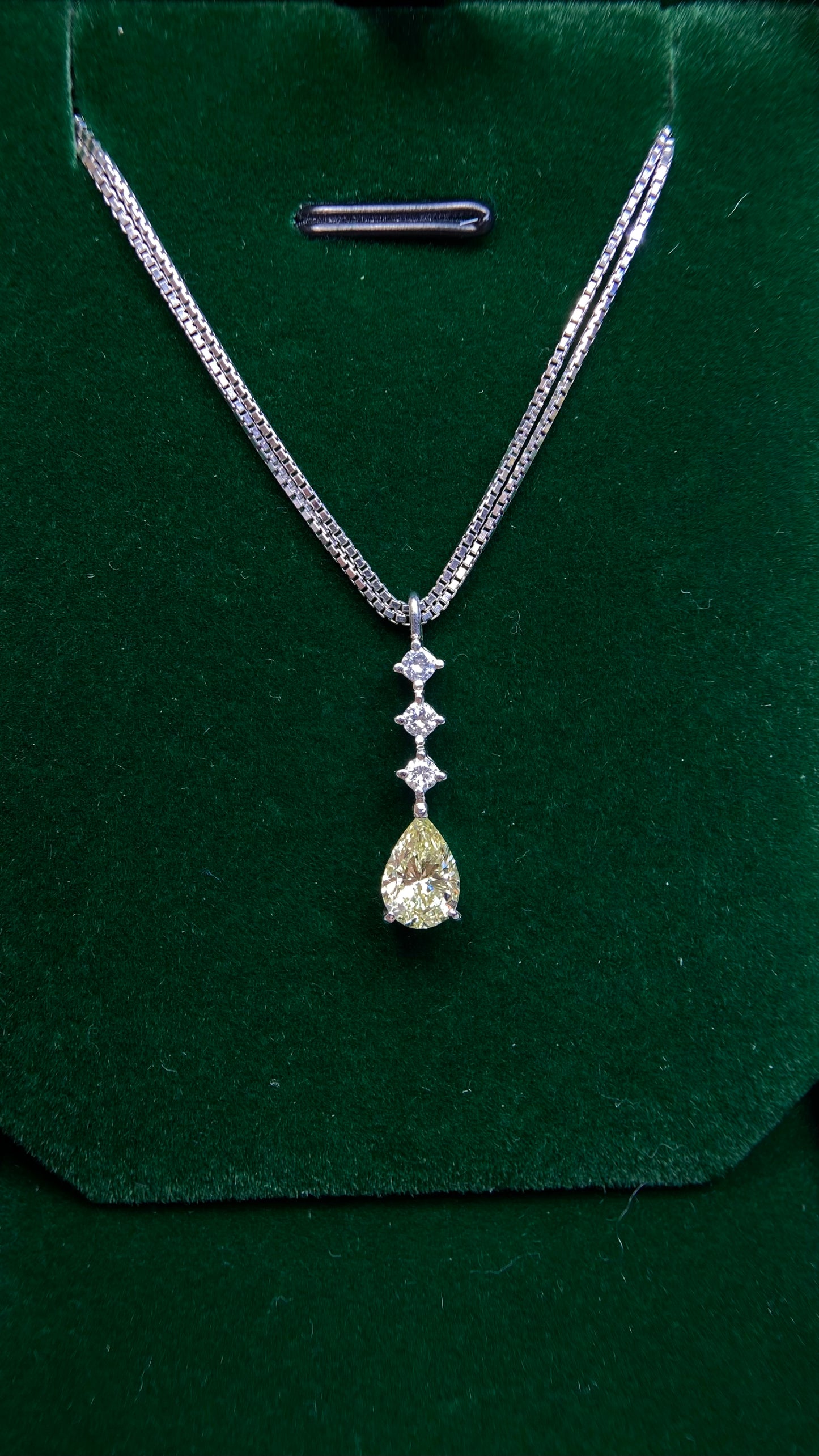 Pt900 platinum/Pt850 platinum&Diamond Necklace| Diamond:1.329ct Light Yellow-VS1|Diamonds:0.28ct | Japanese Vintage Estate Jewelry -BBSDB2857