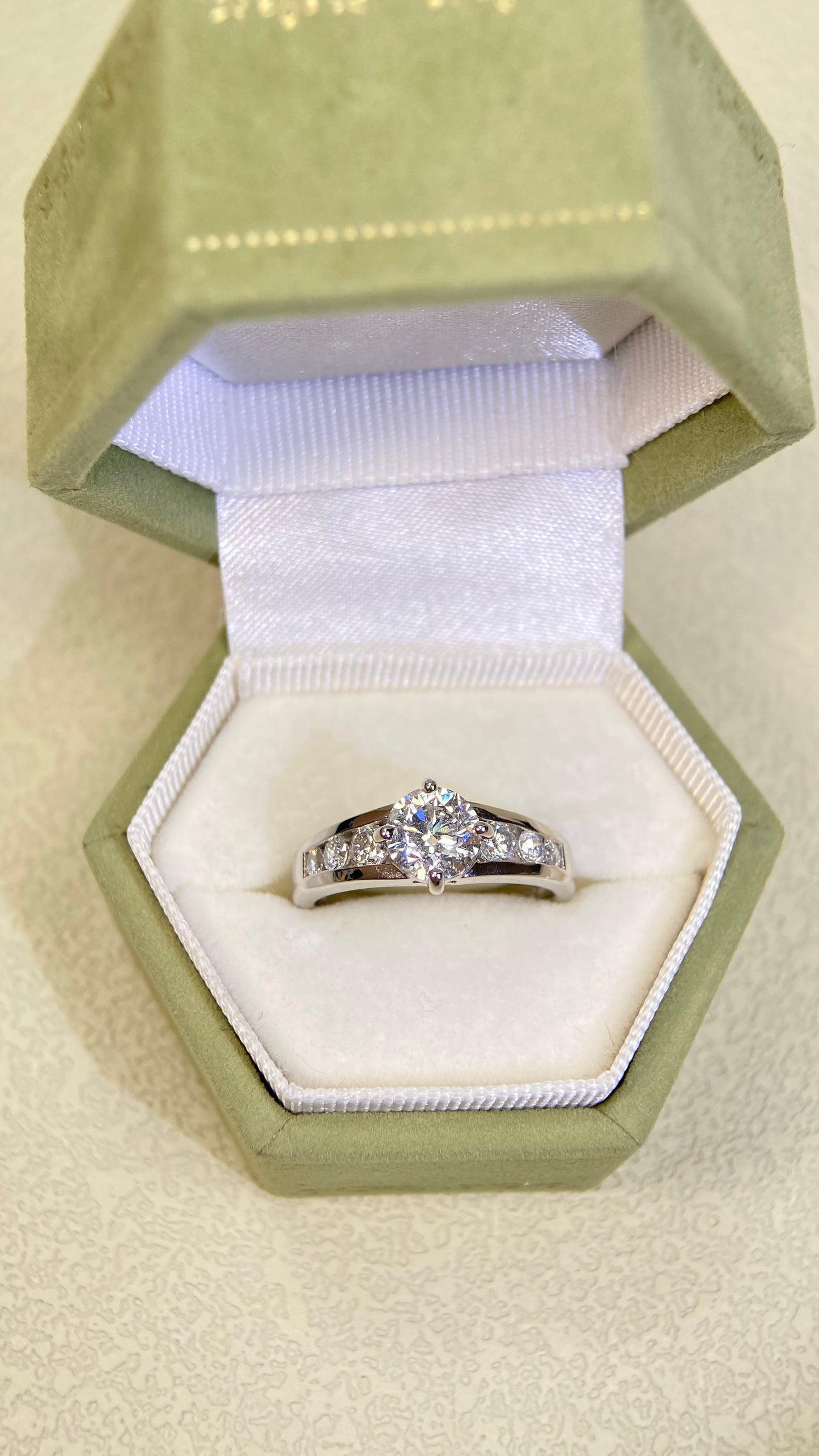 Pt900 Platinum&Diamond Ring| Diamond:1.004ct F -SI1 | Diamonds:0.41ct|Japanese Vintage Estate Jewelry -BSFU2929