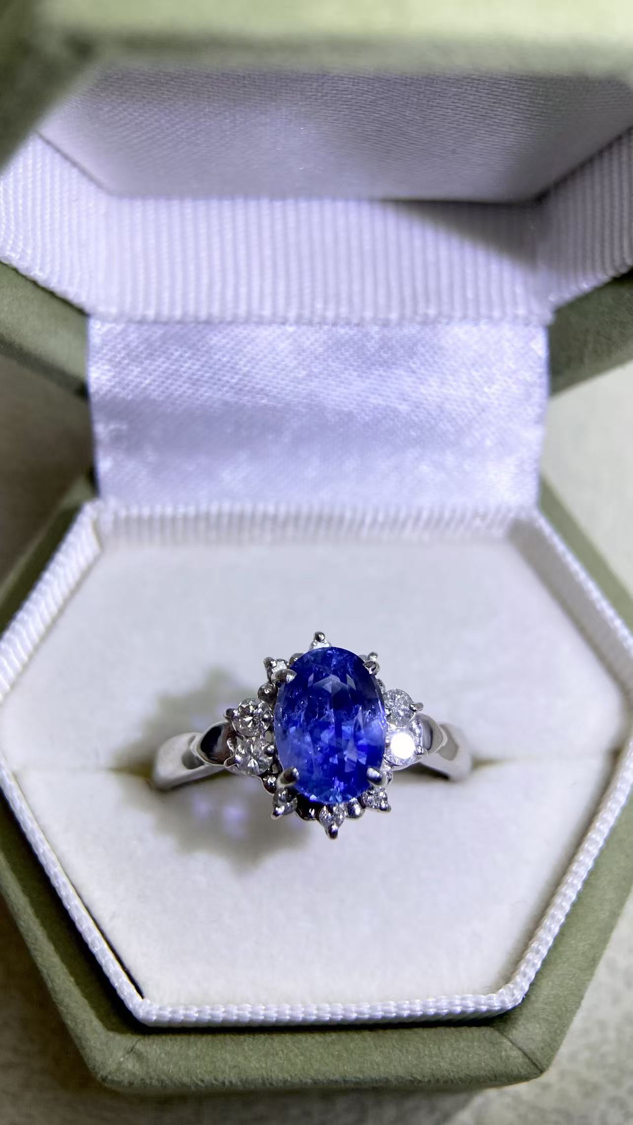Pt900 Platinum&Sapphire and Diamond Ring | Sapphire 1.99ct | Diamond 0.21ct | Sri Lanka | Japanese Vintage Estate Jewelry-ADAV
