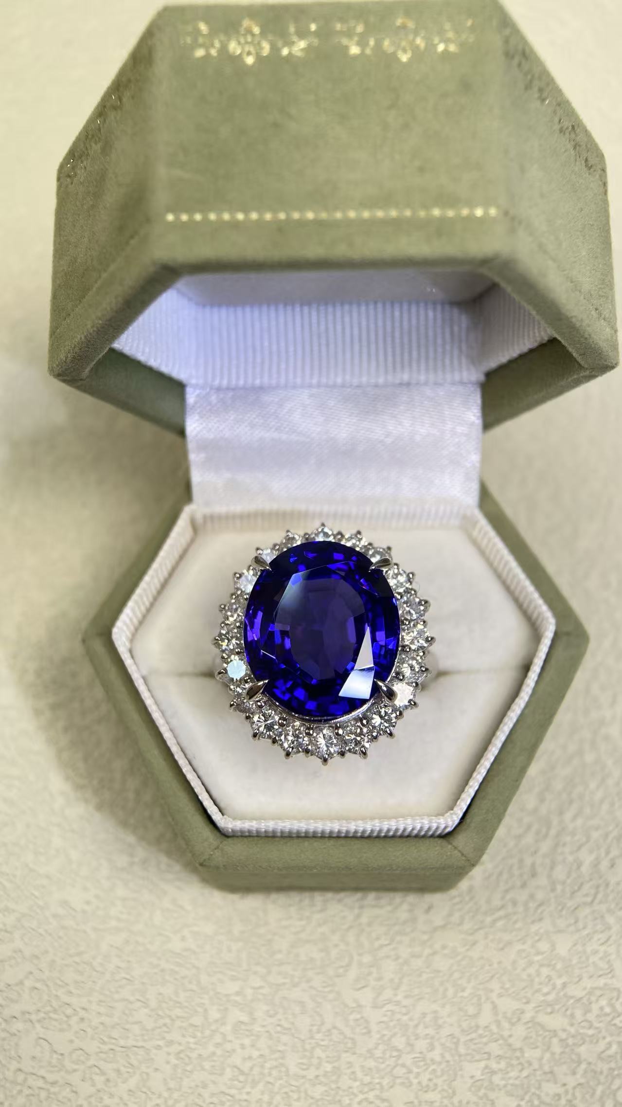 Pt900 Platinum&Tanzanite&Diamond Ring| Tanzanite:15.48ct | Diamonds:1.05ct | Japanese Vintage Estate Jewelry -BSKT3103