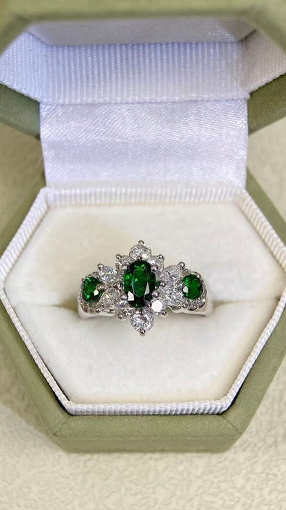 Pt900 Platinum&Green Garnet&Diamond Ring| Green Garnets:0.80ct | Diamonds:0.85ct | Japanese Vintage Estate Jewelry -BSLH3117