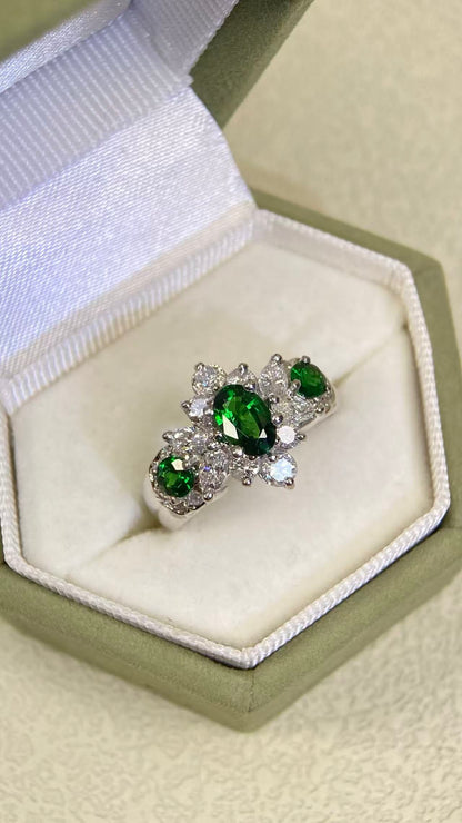 Pt900 Platinum&Green Garnet&Diamond Ring| Green Garnets:0.80ct | Diamonds:0.85ct | Japanese Vintage Estate Jewelry -BSLH3117
