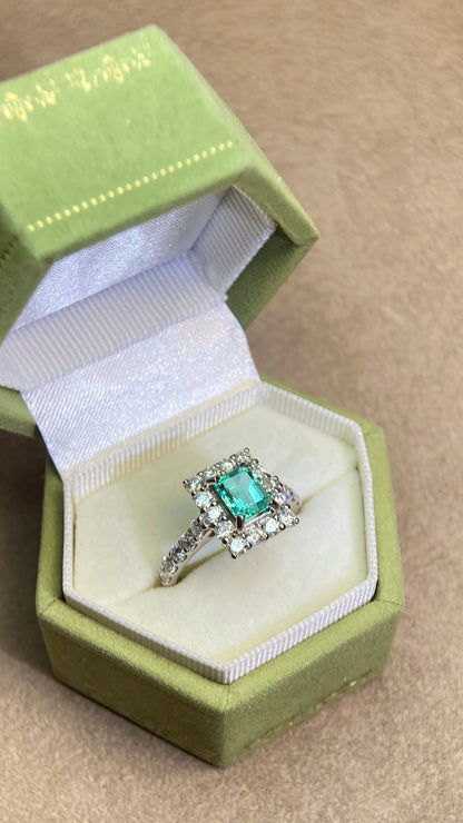 Pt950プラチナ＆エメラルド＆ダイヤモンドリング｜エメラルド0.83カラット｜ダイヤモンド1.09t｜コロンビア｜日本製ヴィンテージエステートジュエリー