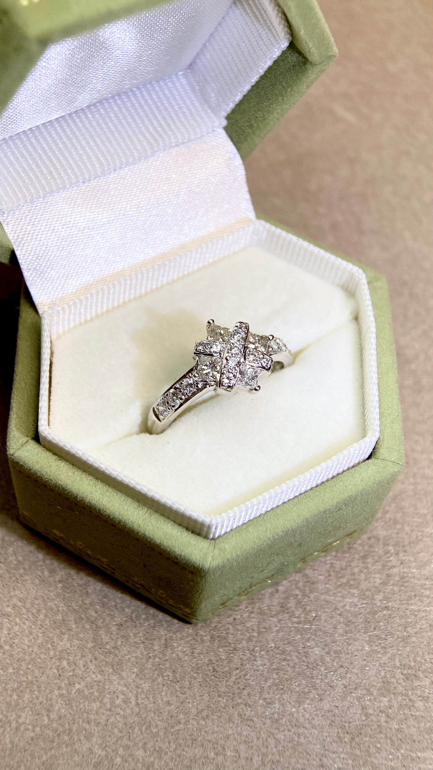 Pt900プラチナ＆ダイヤモンドリング｜ダイヤモンド0.70ct｜日本製ヴィンテージエステートジュエリー