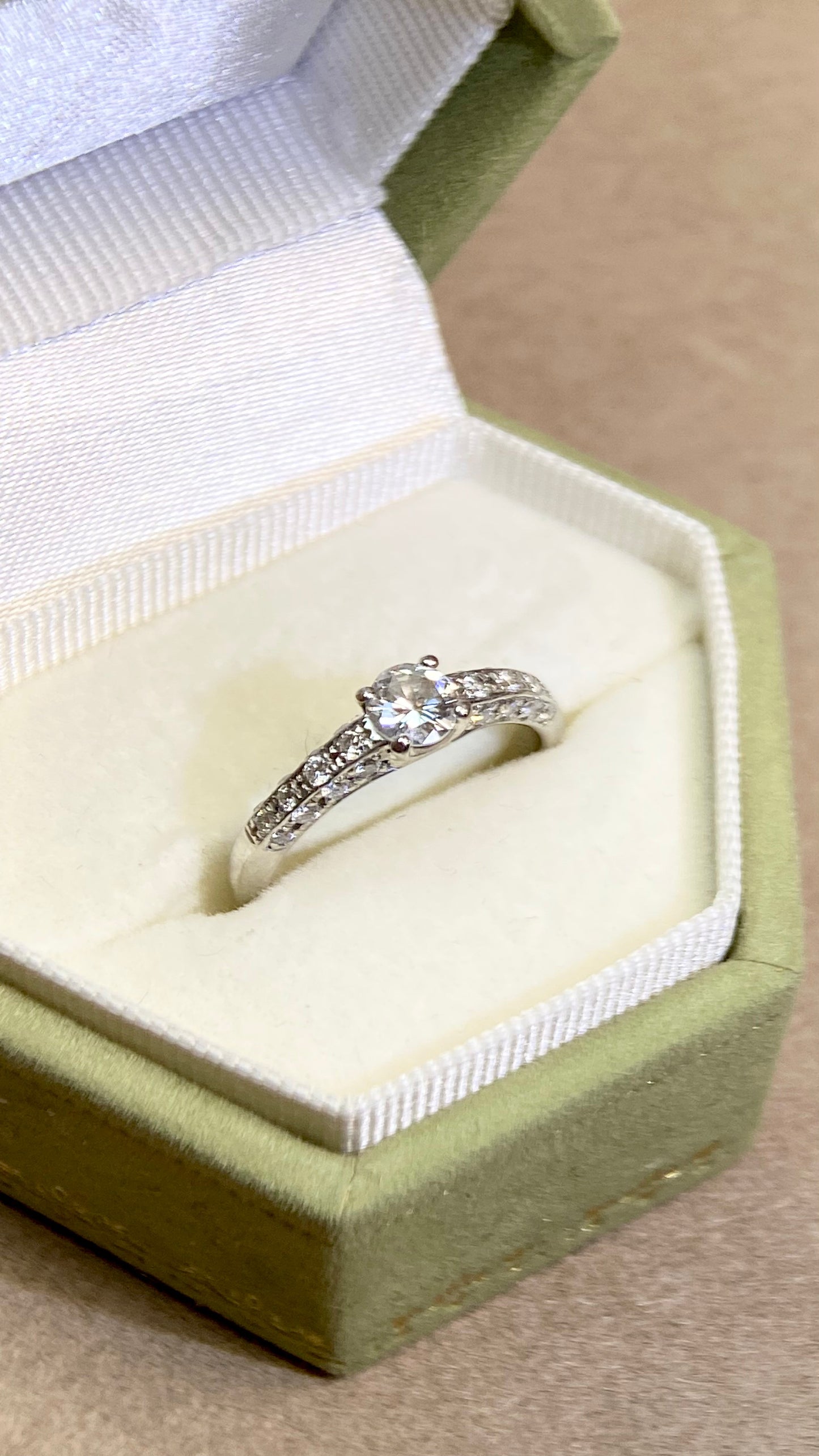 Pt900プラチナ＆ダイヤモンドリング｜ダイヤモンド0.28ct/0.25ct｜日本製ヴィンテージエステートジュエリー