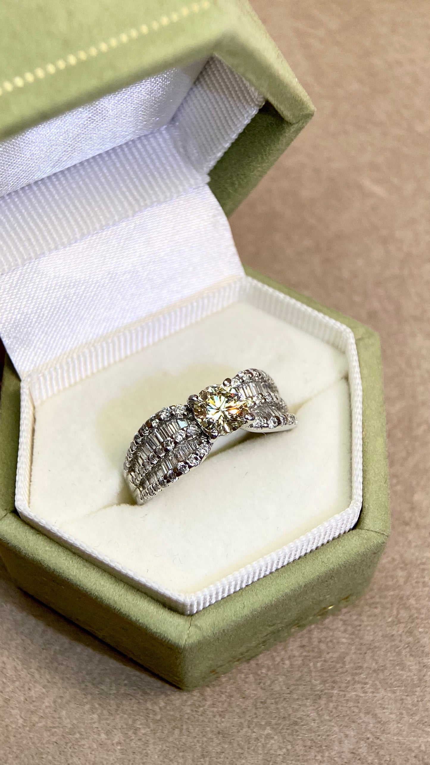 Pt900プラチナ＆ダイヤモンドリング｜ダイヤモンド0.744ct/0.79ct｜ルイ・ヴィトン-VS2｜日本製ヴィンテージエステートジュエリー