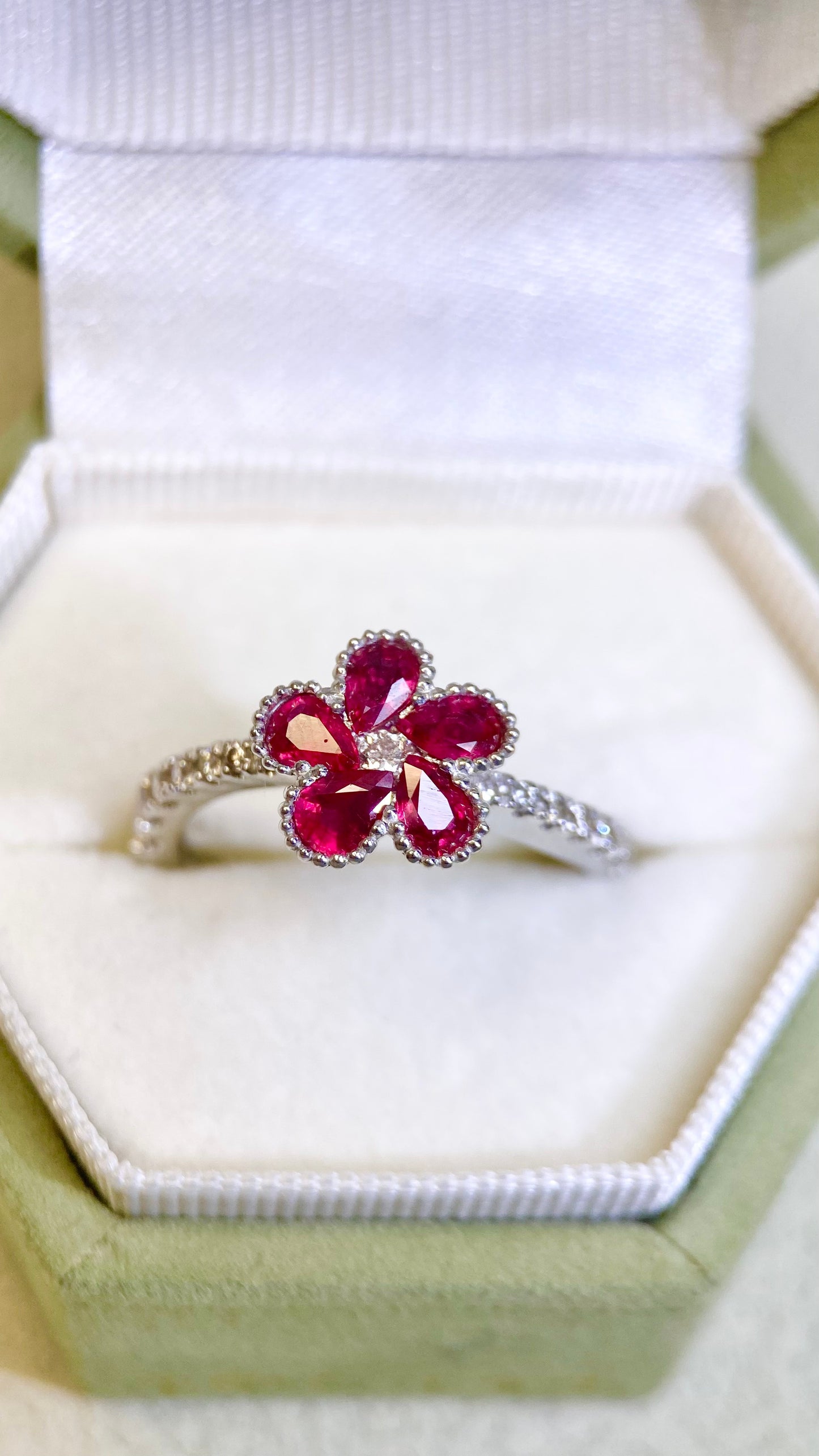 K18 White Gold&Ruby and Diamond Ring | Ruby 0.89ct | Diamond 0.30ct | Japanese Vintage Estate Jewelry