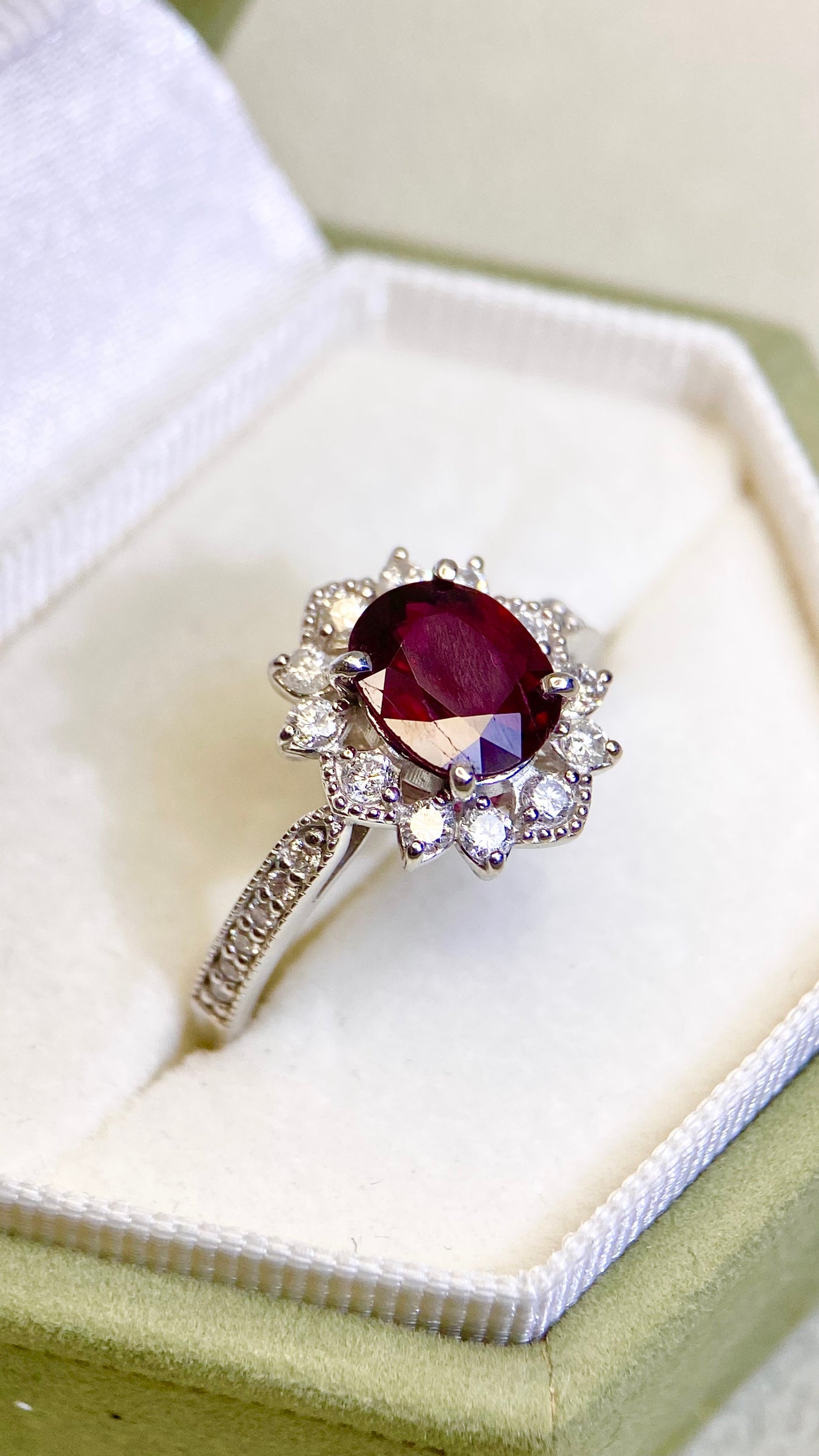 Pt950 Platinum&Ruby and Diamond Ring | Ruby 1.239ct | Diamond 0.37ct | Japanese Vintage Estate Jewelry