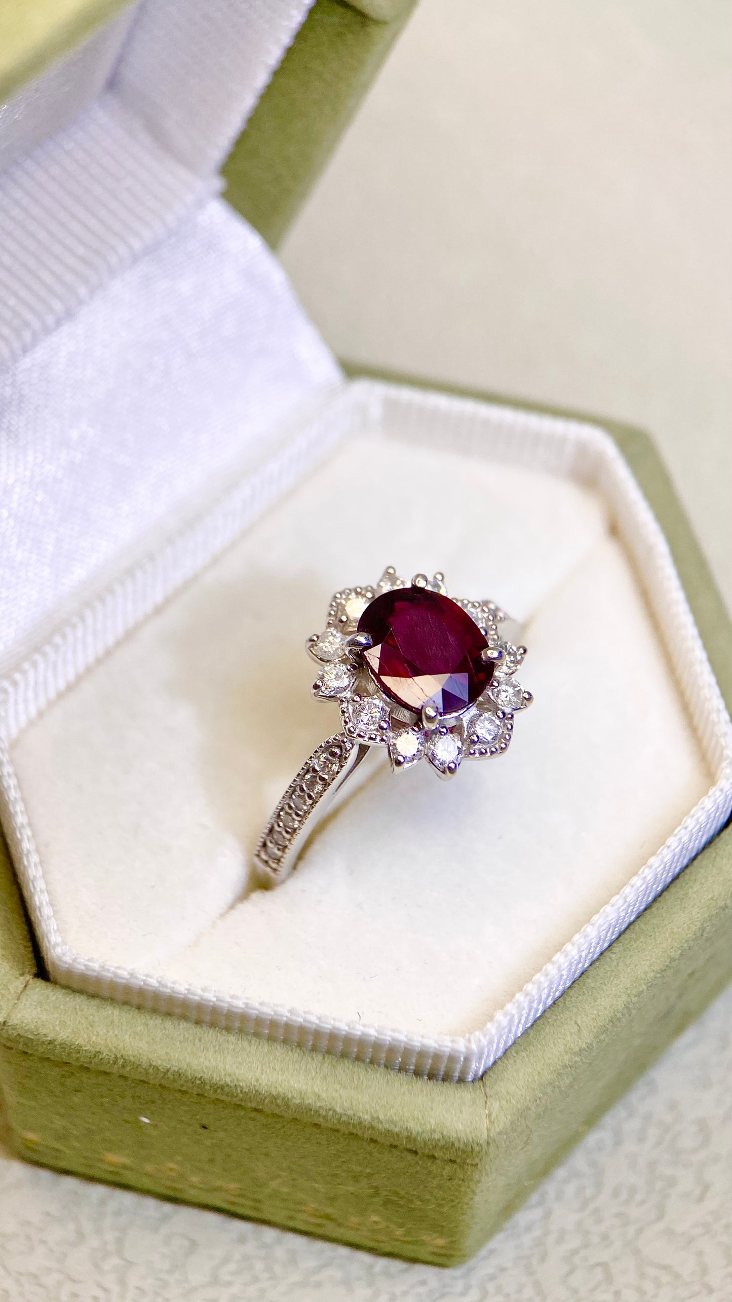 Pt950 Platinum&Ruby and Diamond Ring | Ruby 1.239ct | Diamond 0.37ct | Japanese Vintage Estate Jewelry