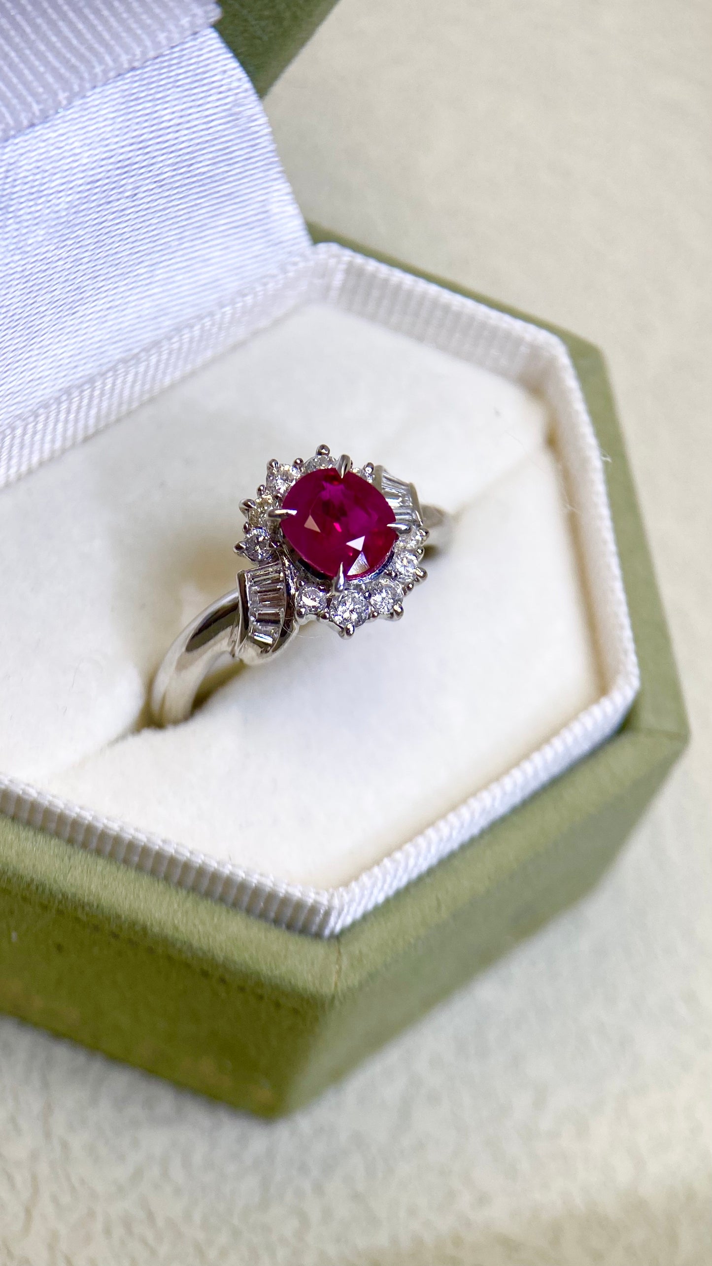 Pt900プラチナ＆ダイヤモンドリング｜ダイヤモンド0.308ct/0.10ct｜日本製ヴィンテージエステートジュエリー