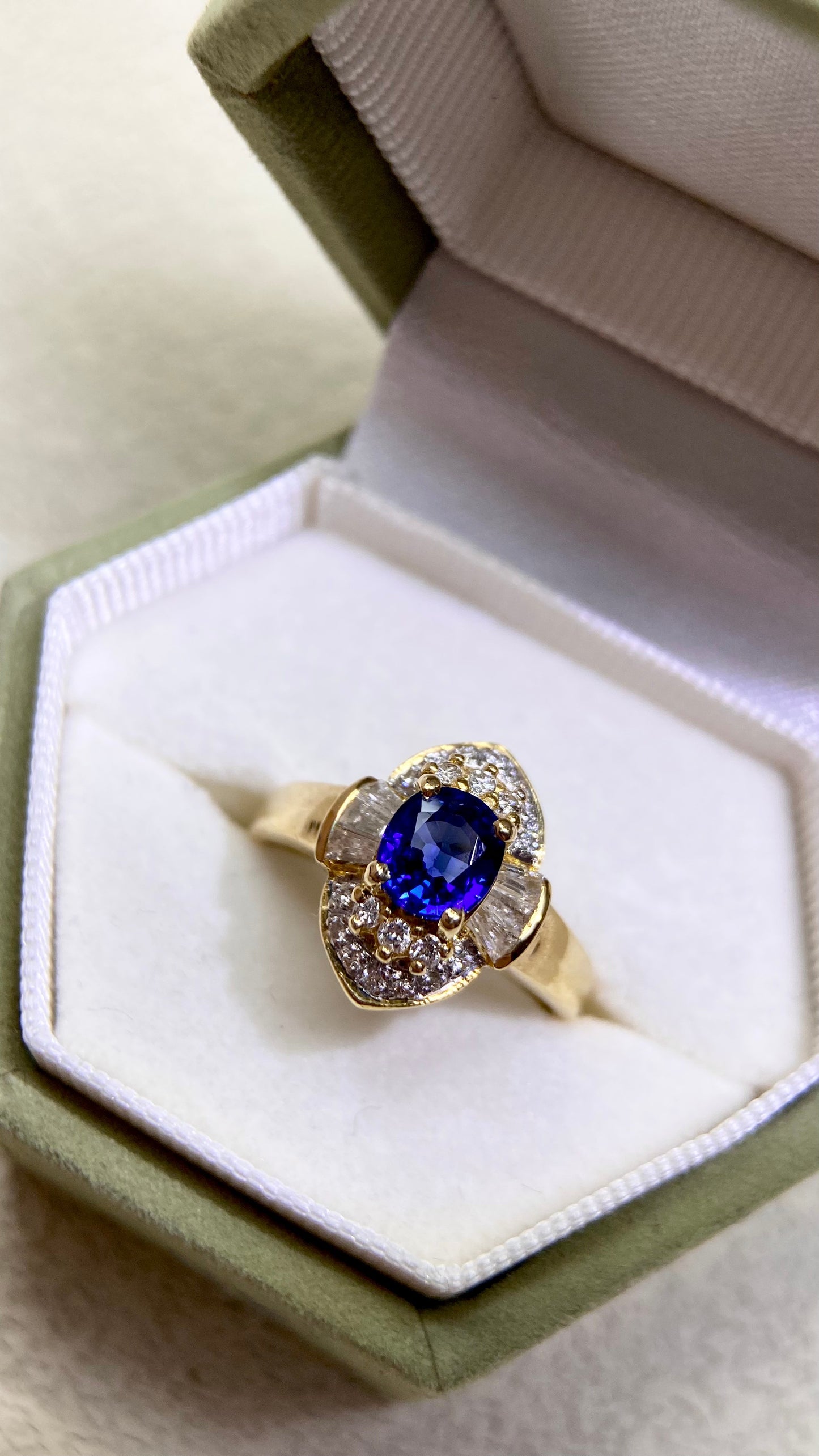 750 Gold(18K)&Sapphire and Diamond Ring | Sapphire 0.82ct | Diamond 0.37ct | Japanese Vintage Estate Jewelry-BRDZ
