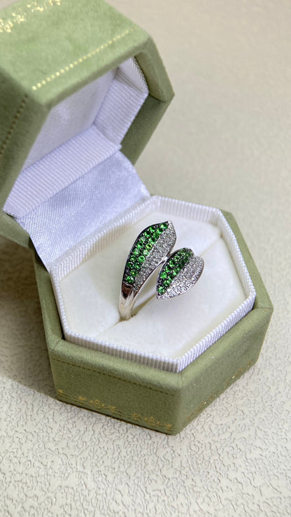 K18 White Gold& Green Garnet and Diamond Ring | Green Garnet 0.45ct | Diamond 0.16ct | Japanese Vintage Estate Jewelry-BQXZ