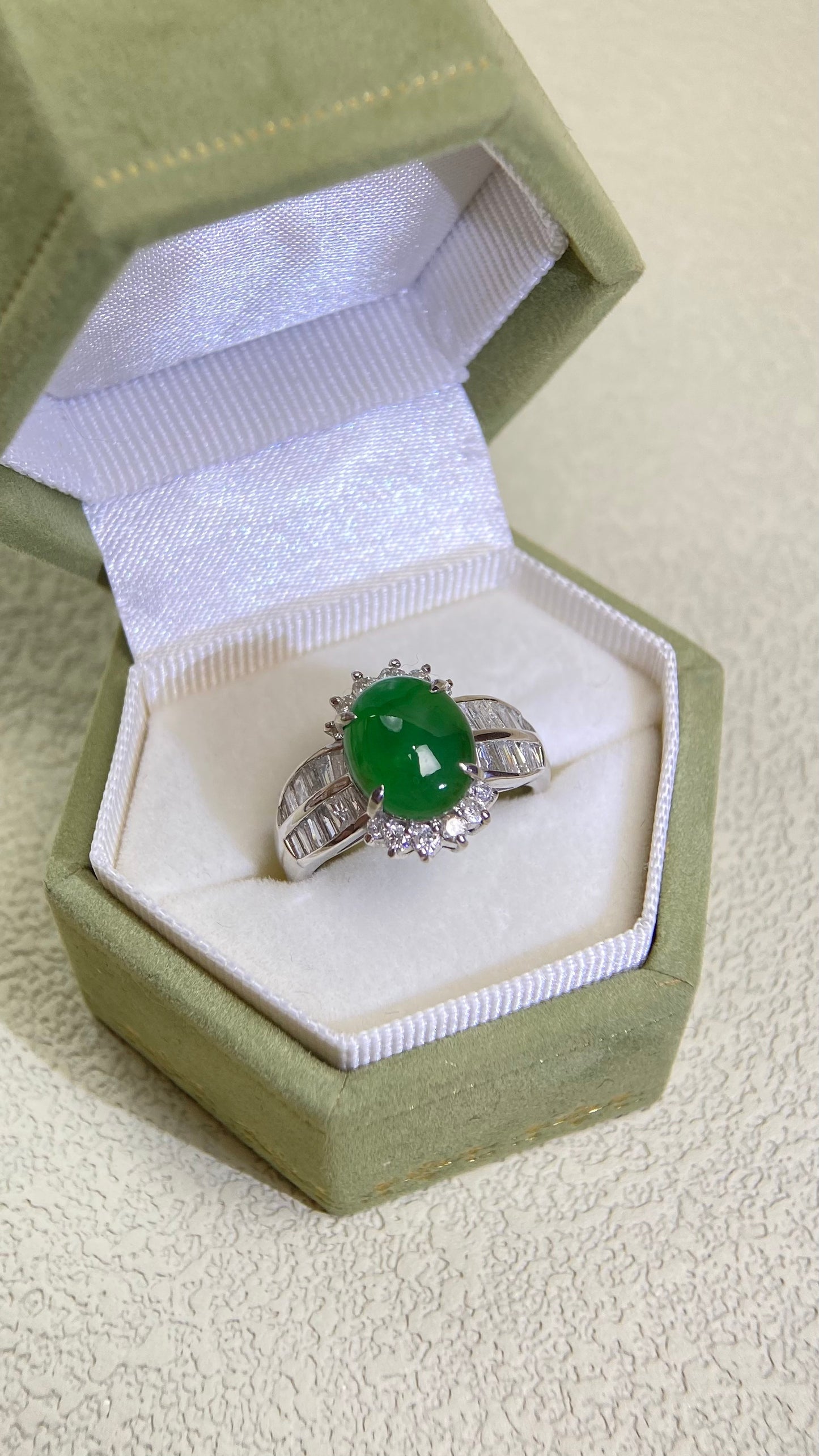 Pt900プラチナ＆翡翠＆ダイヤモンドリング｜翡翠 2.48カラット｜ダイヤモンド 0.72カラット｜日本製ヴィンテージエステートジュエリー-BQYW