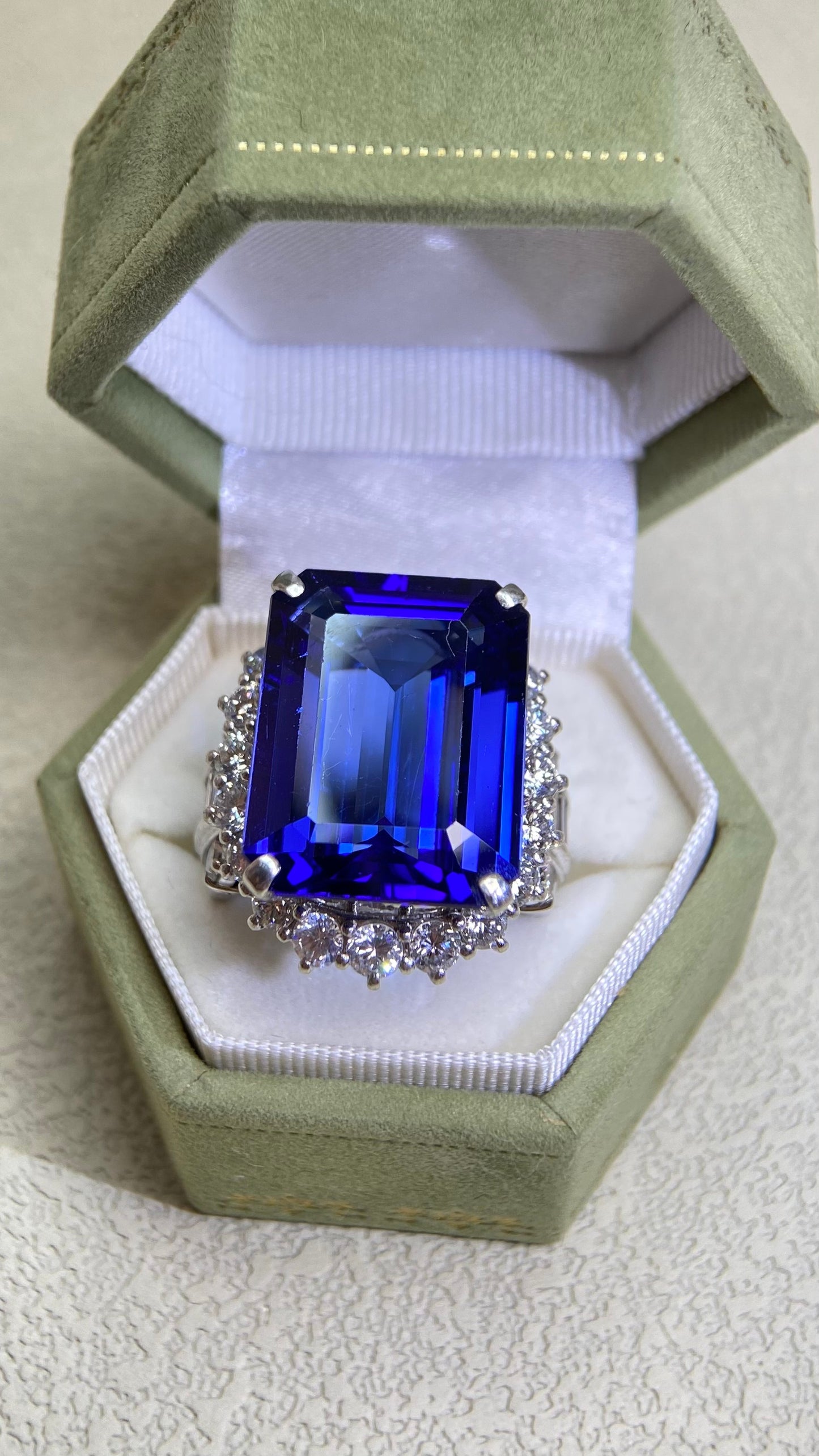 Pt900 Platinum&Tanzanite and Diamond Ring |Tanzanite 25.17ct | Diamond 3.63ct | Japanese Vintage Estate Jewelry-BPWA