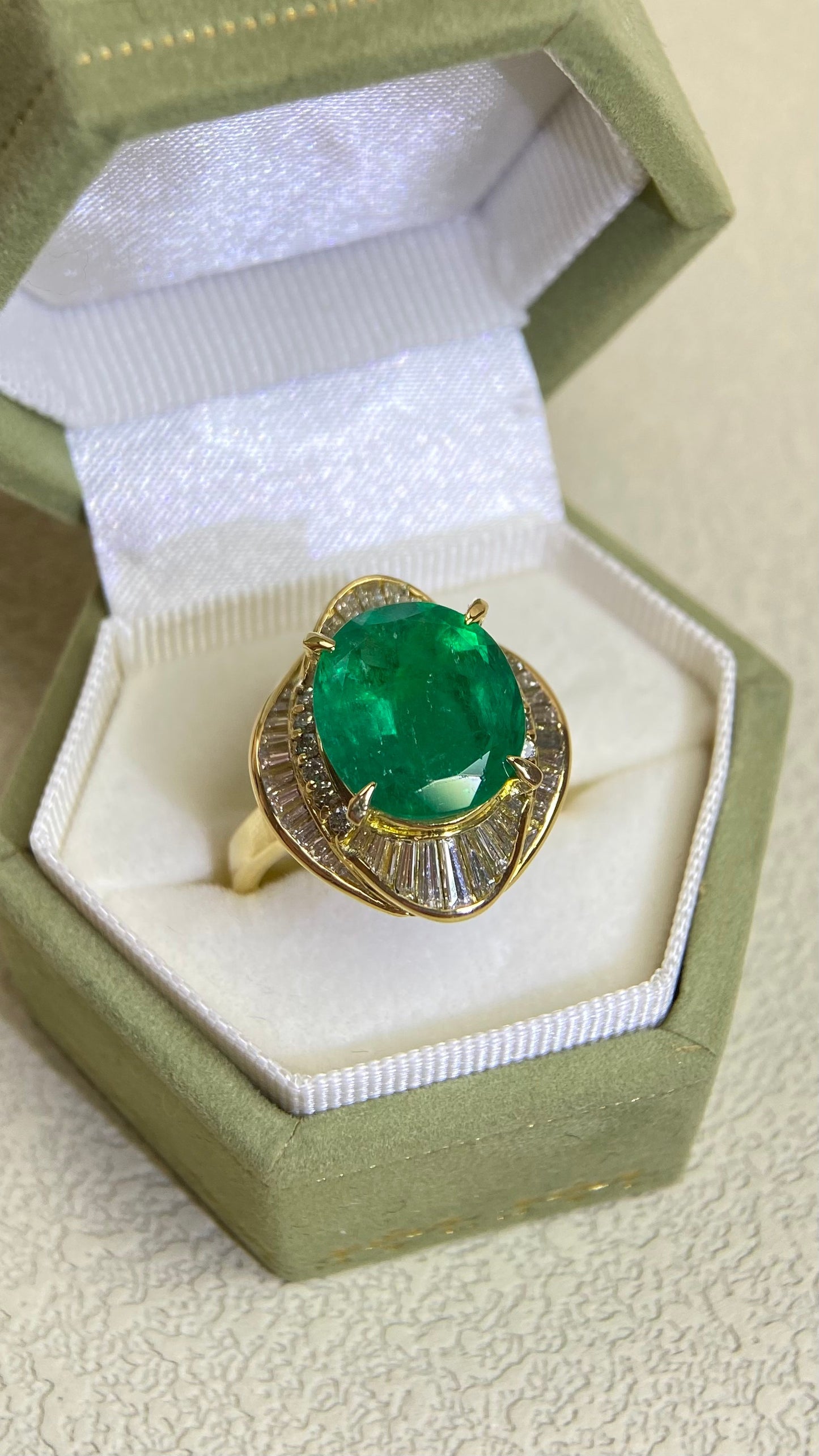 K18 Gold&Emerald and Diamond Ring|Emerald 4.85ct | Diamond 1.00ct  | Colombia Muzo Green | Japanese Vintage Estate Jewelry-BPWM