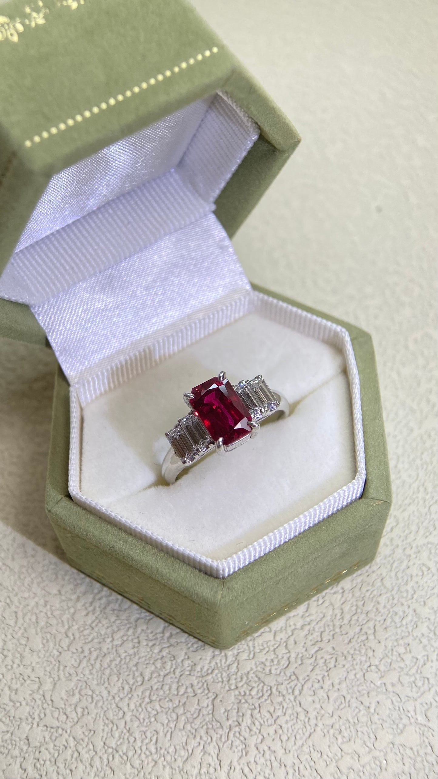 Pt900 Platinum&Ruby and Diamond Ring | Ruby 2.04ct | Diamond 0.61ct | Japanese Vintage Estate Jewelry-TQXG