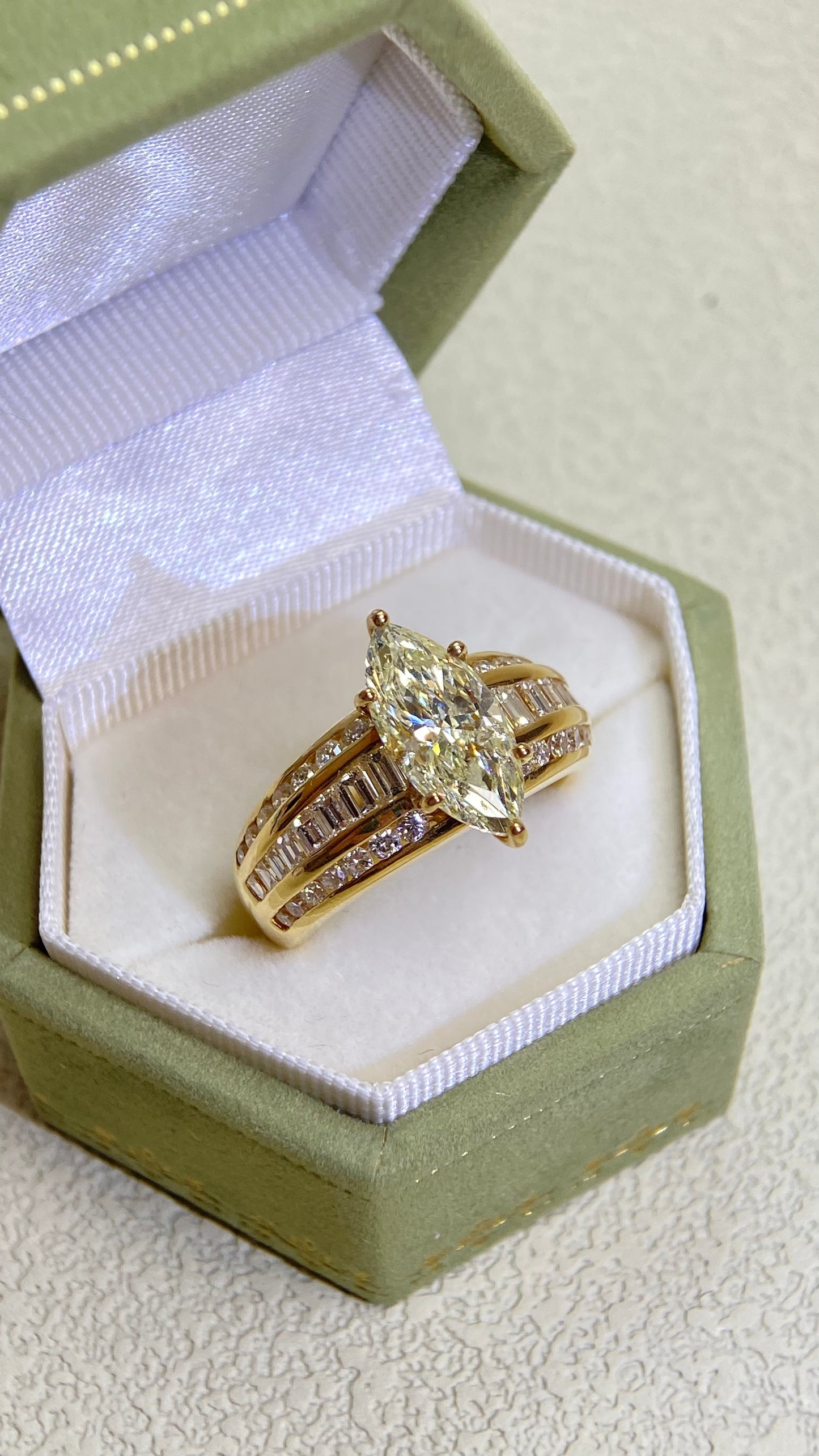 18K/750 Gold&Diamond Ring |  Diamond2.390ct | Diamond 1.50ct | Japanese Vintage Estate Jewelry-XMJH