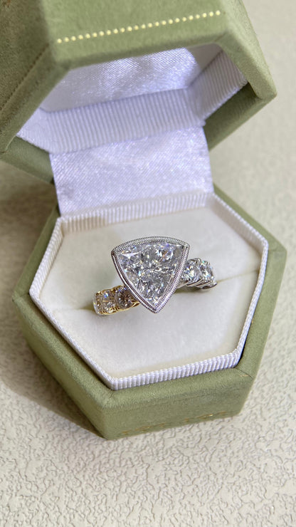 K18Gold/Pt900 Platinum&Diamond Ring | Diamond 3.007ct | Diamond 1.06ct | Japanese Vintage Estate Jewelry-BOXQ