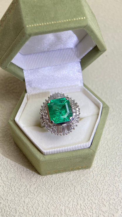 Pt900 Platinum& Emerald  and Diamond Ring | Emerald  4.82ct | Diamond 1.01ct | Colombia Muzo Green |Japanese Vintage Estate Jewelry-BIIU