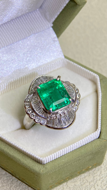Pt900プラチナ＆エメラルド＆ダイヤモンドリング｜エメラルド3.85カラット｜ダイヤモンド1.29カラット｜日本のヴィンテージエステートジュエリー-BGMS