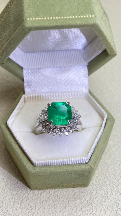 Pt900 Platinum&Emerald and Diamond Ring | Emerald 4.07ct | Diamond 1.15ct | Colombia | Japanese Vintage Estate Jewelry-BOYL
