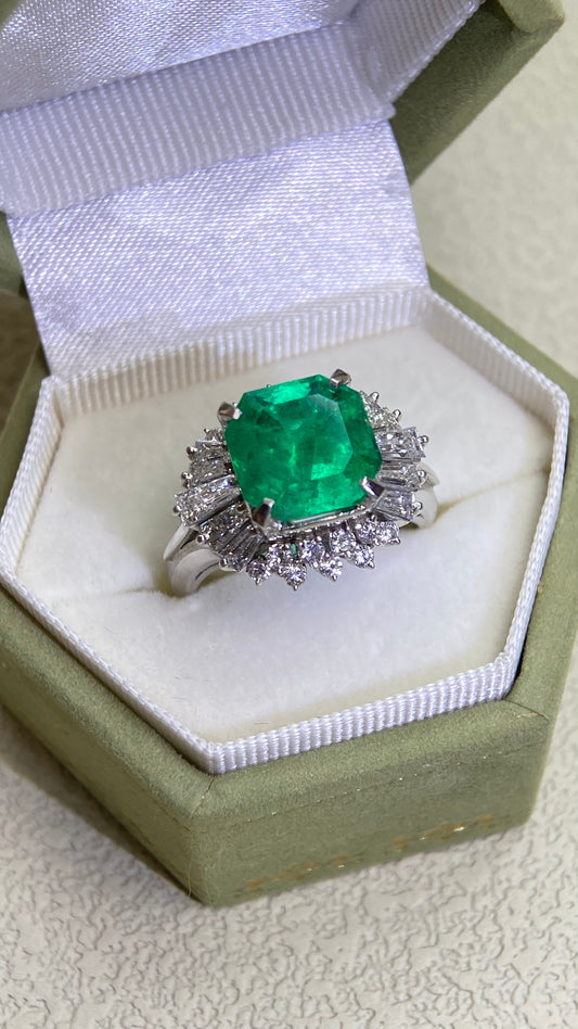 Pt900 Platinum&Emerald and Diamond Ring | Emerald 4.07ct | Diamond 1.15ct | Colombia | Japanese Vintage Estate Jewelry-BOYL