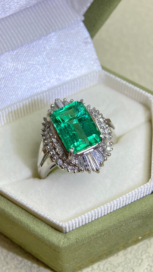 Pt900 Platinum&Emerald and Diamond Ring | Emerald 3.26ct | Diamond 0.62ct | Japanese Vintage Estate Jewelry-IDTS