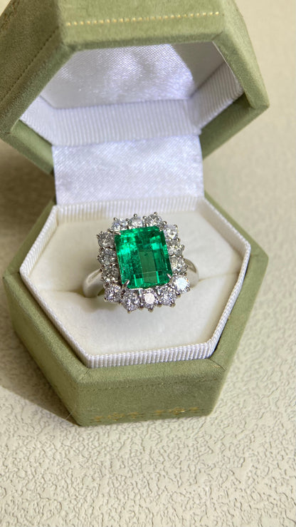 PT900 Platinum & Emerald and Diamond Ring| Emerald 3.87ct | Diamond 1.38ct | Vivid Green-Colombia | Japanese Vintage Estate Jewelry-BFYO