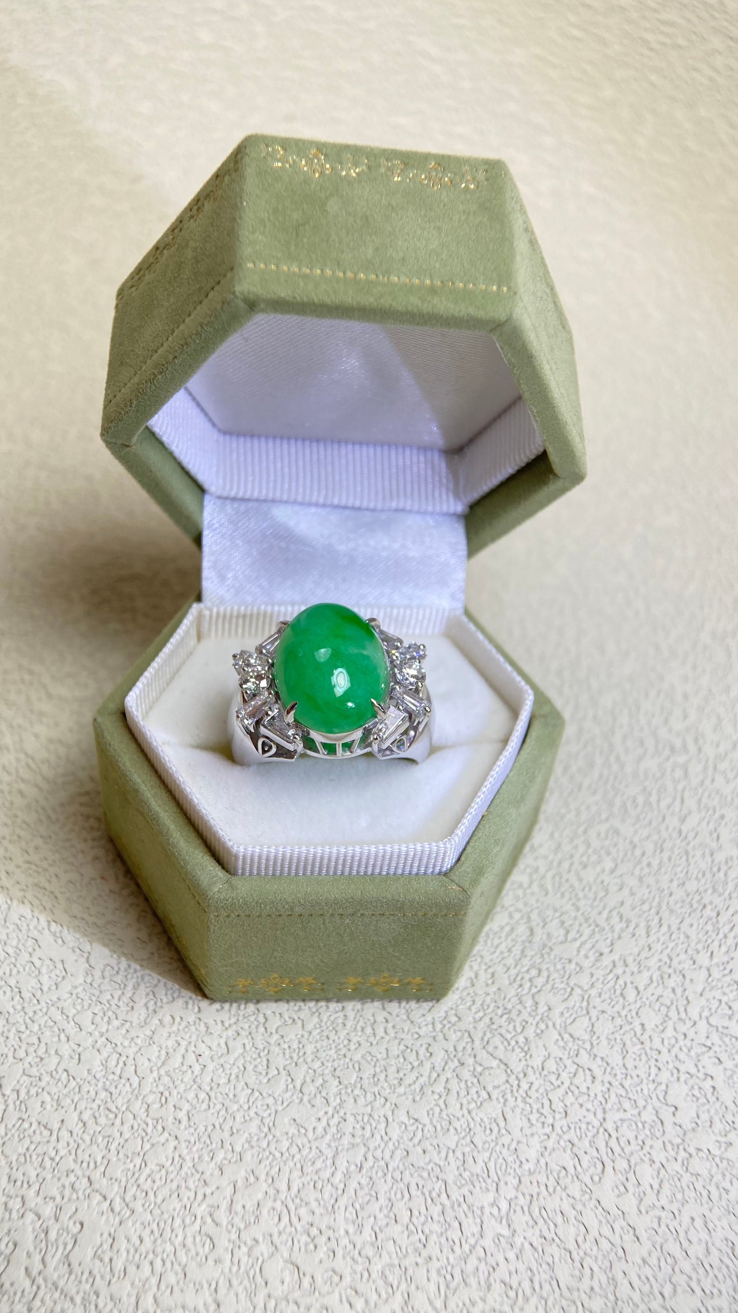 Pt900 Platinum&Jadeite and Diamond Ring | Jadeite 8.00ct | Diamond 1.04ct | Japanese Vintage Estate Jewelry-BLUU