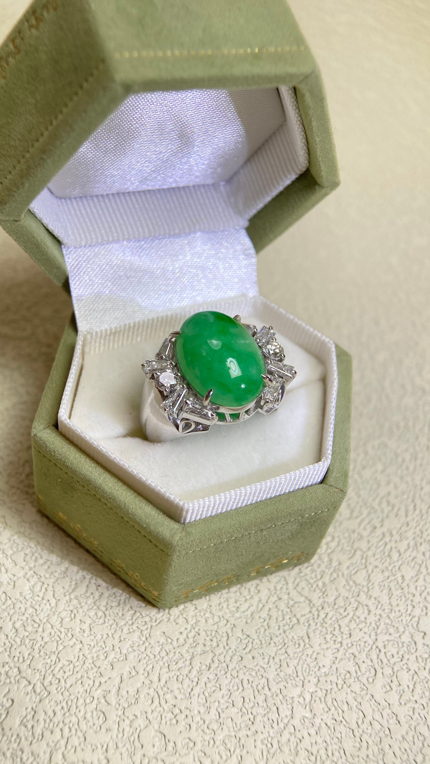 Pt900 Platinum&Jadeite and Diamond Ring | Jadeite 8.00ct | Diamond 1.04ct | Japanese Vintage Estate Jewelry-BLUU