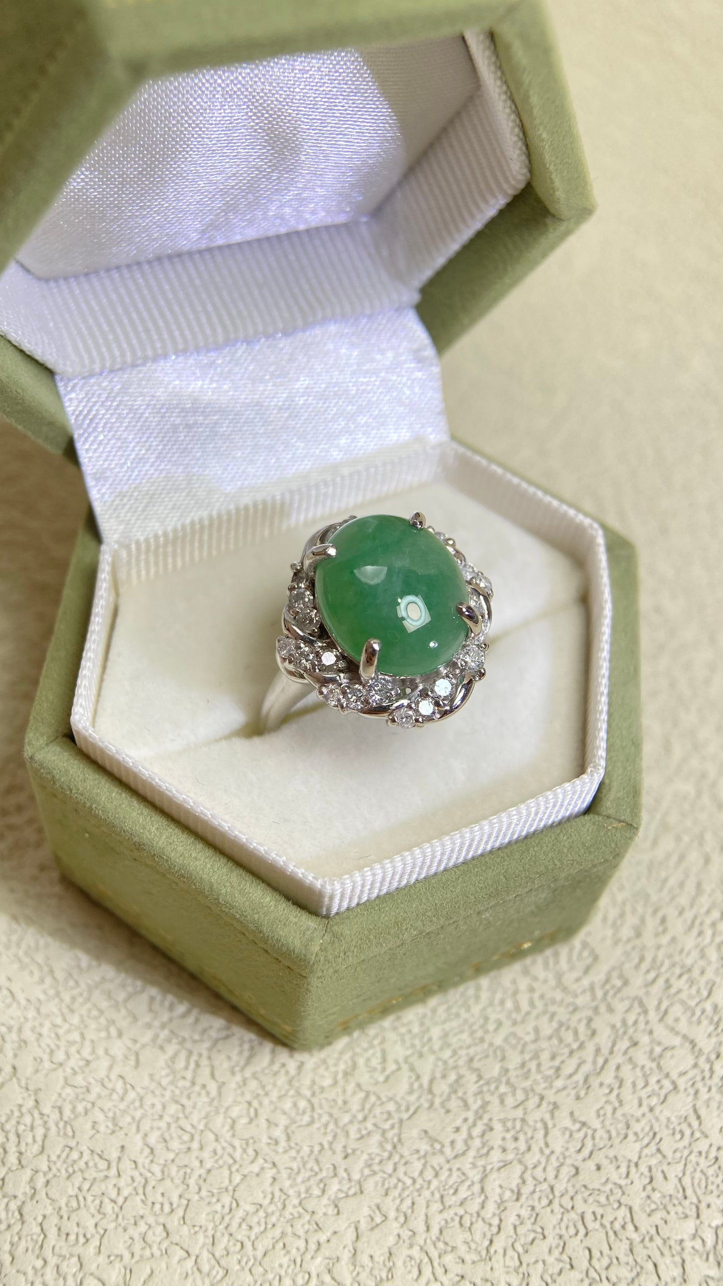 Pt900 Platinum&Jadeite and Diamond Ring | Jadeite 4.00ct | Diamond 0.45ct | Japanese Vintage Estate Jewelry-BPLS