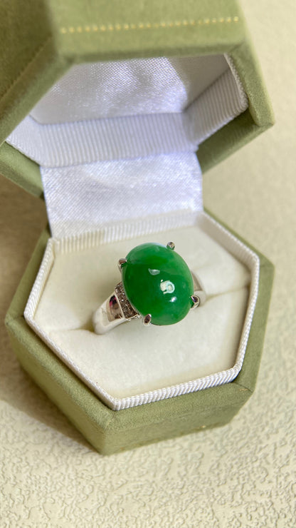 K18ホワイトゴールド＆翡翠＆ダイヤモンドリング｜翡翠 6.813ct｜ダイヤモンド 0.04ct｜日本製ヴィンテージエステートジュエリー-BIWI