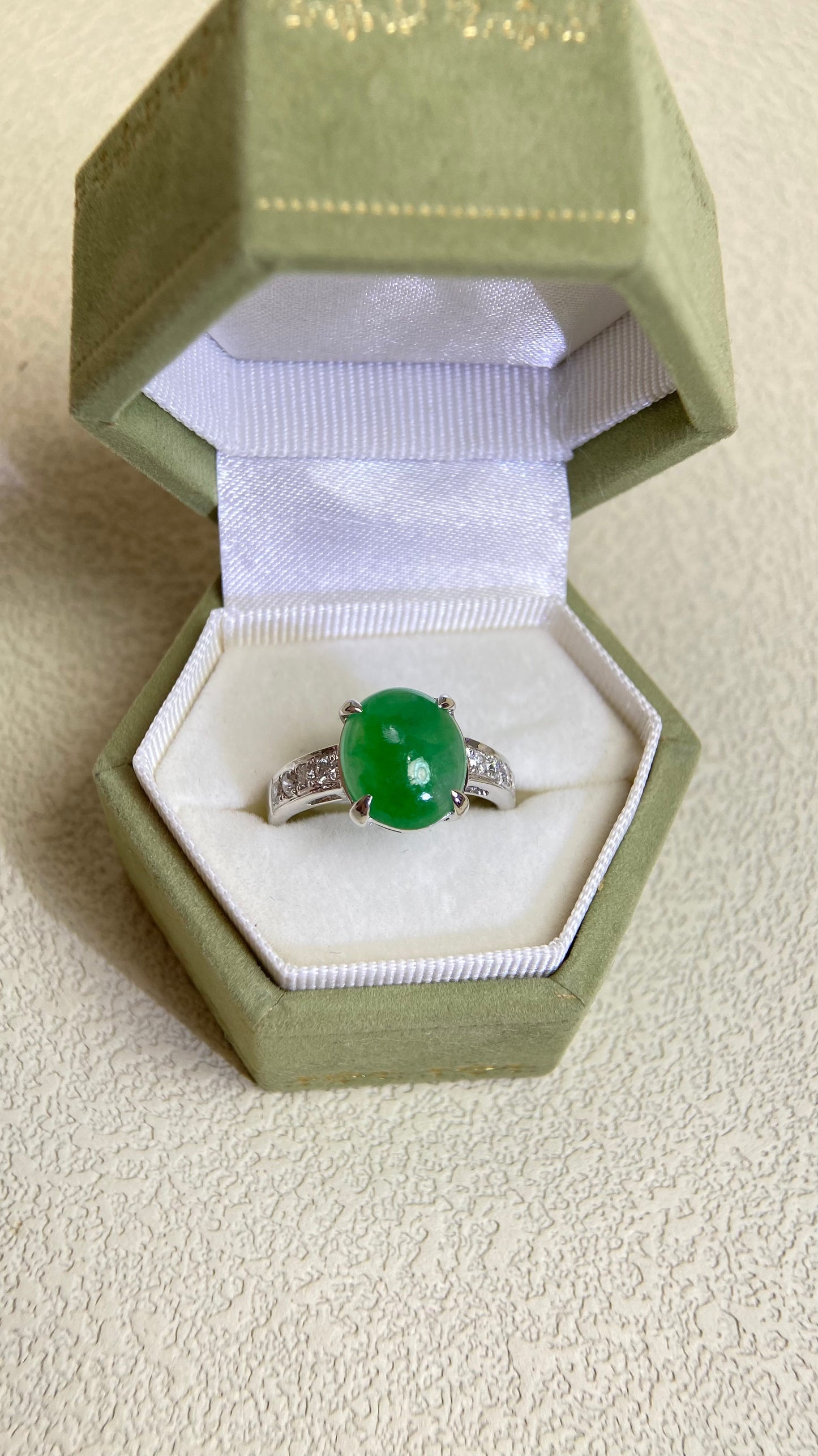Pt900 Platinum&Jadeite and Diamond Ring | Jadeite 3.84ct  | Diamond 0.24ct | Japanese Vintage Estate Jewelry-BOWN