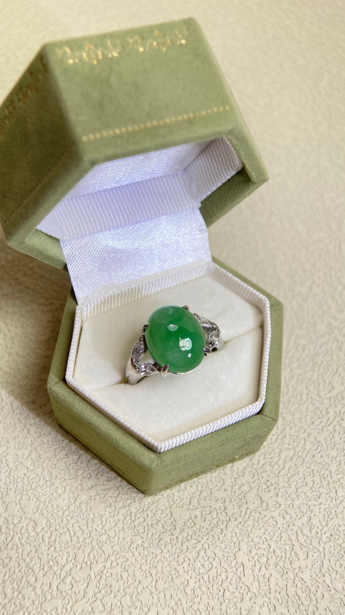 Pt900 Platinum&Jadeite and Diamond Ring | Jadeite 5.94ct | Diamond 0.48ct | Japanese Vintage Estate Jewelry-BHKO