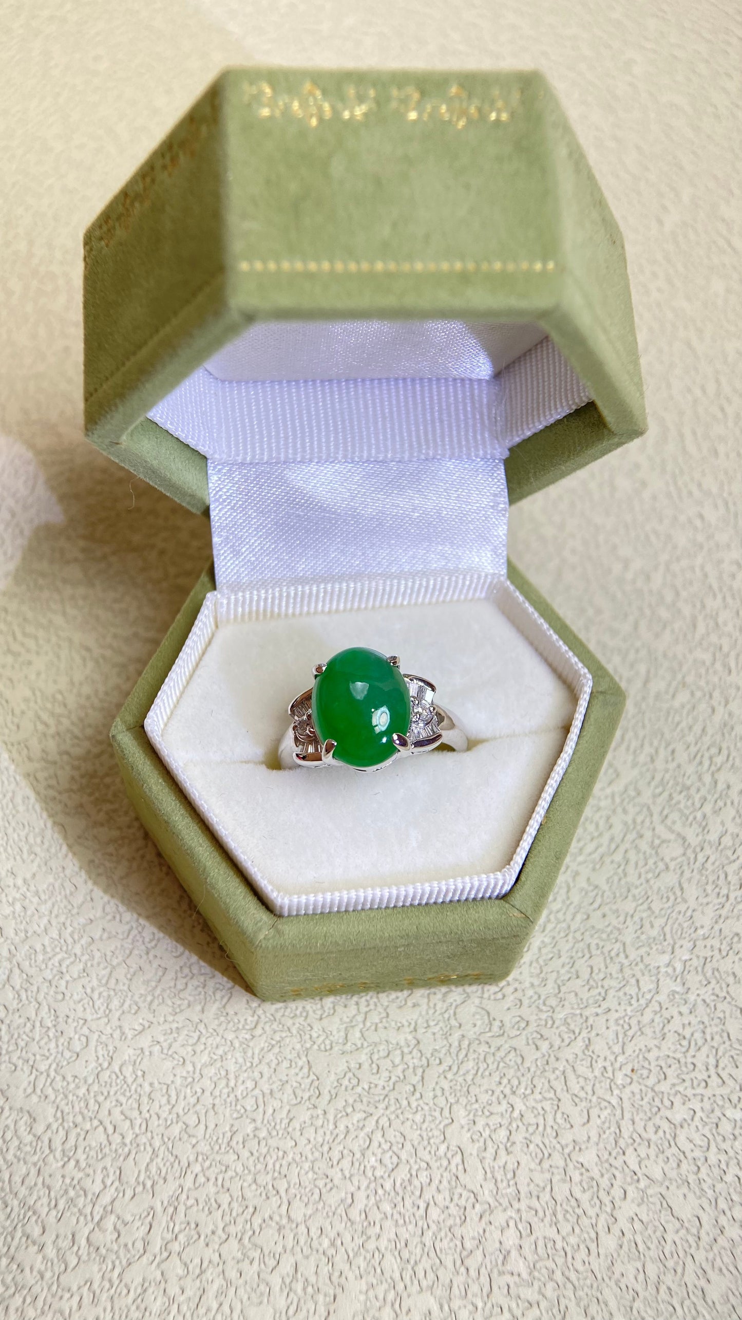 Pt900 Platinum&Jadeite and Diamond Ring | Jadeite 3.82ct | Diamond 0.18ct | Japanese Vintage Estate Jewelry-BOWZ