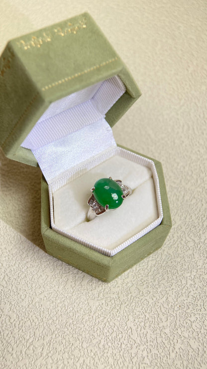 Pt900 Platinum&Jadeite and Diamond Ring | Jadeite 3.82ct | Diamond 0.18ct | Japanese Vintage Estate Jewelry-BOWZ