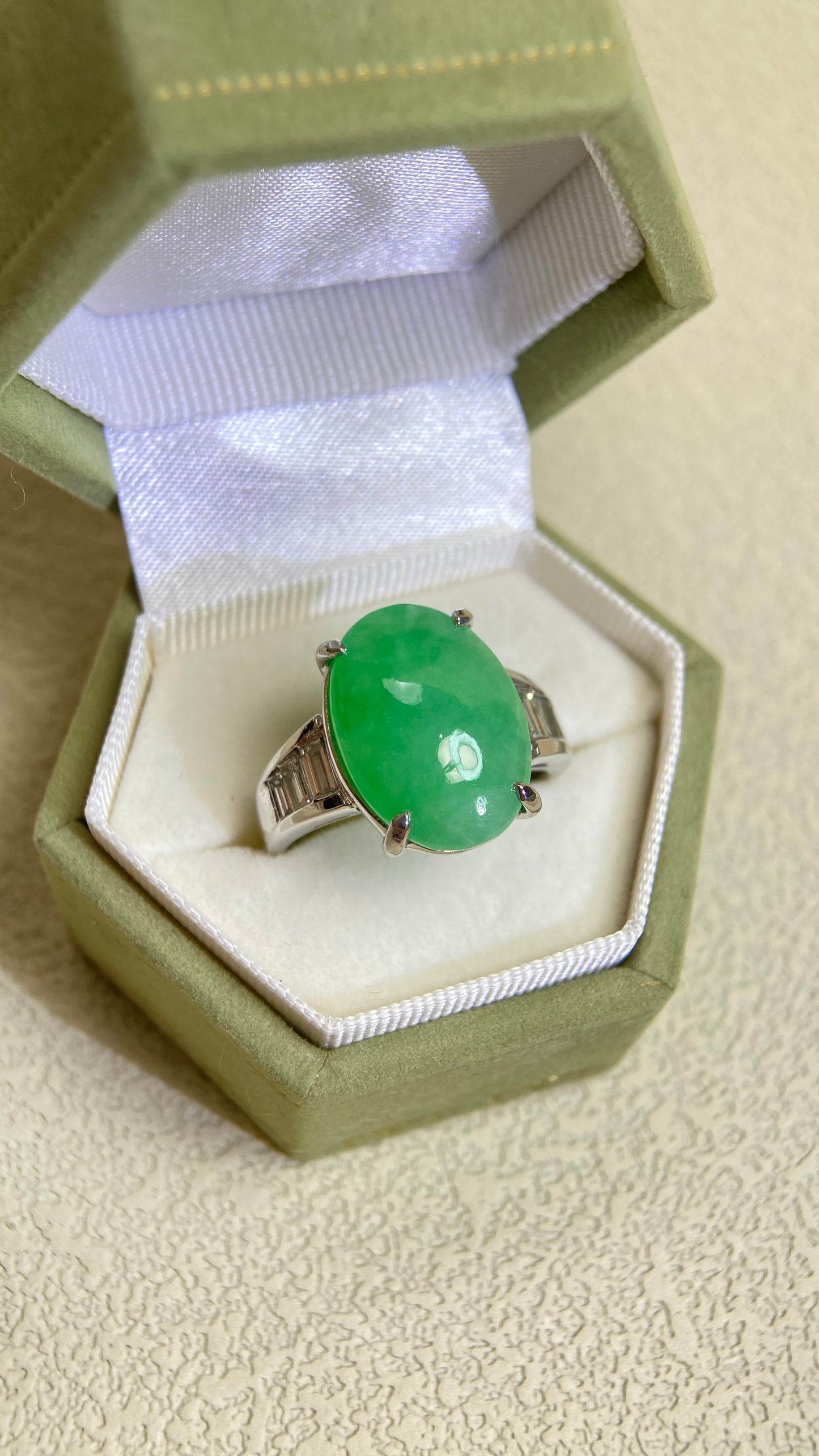 Pt900 Platinum&Jadeite and Diamond Ring | Jadeite 10.117ct | Diamond 0.64ct | Japanese Vintage Estate Jewelry-BMNV