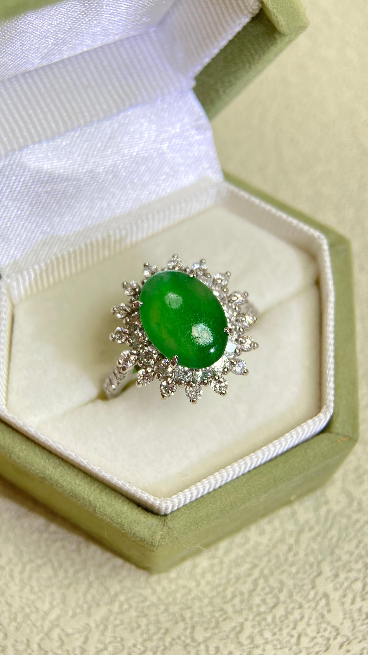 Pt950 Platinum&Jadeite and Diamond Ring | Jadeite 3.075ct | Diamond 0.99ct | Japanese Vintage Estate Jewelry-BPSG
