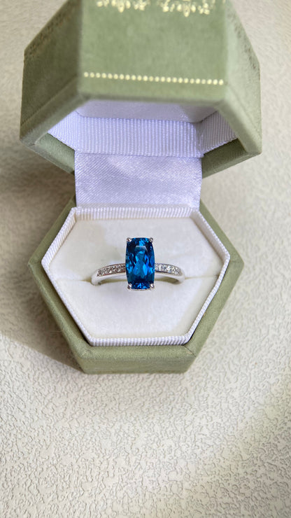 K18ホワイトゴールド＆ブルートパーズ＆ダイヤモンドリング｜ブルートパーズ2.50ct｜ダイヤモンド0.199ct｜日本製ヴィンテージエステートジュエリー-BPIZ