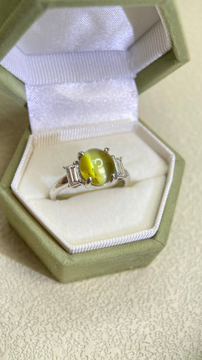 Pt900 Platinum&Cat's Eye Chrysoberyl and Diamond Ring | Honey Color| Cat's Eye Chrysoberyl 4.18ct | Diamond 0.55ct | Japanese Vintage Estate Jewelry-BJJX