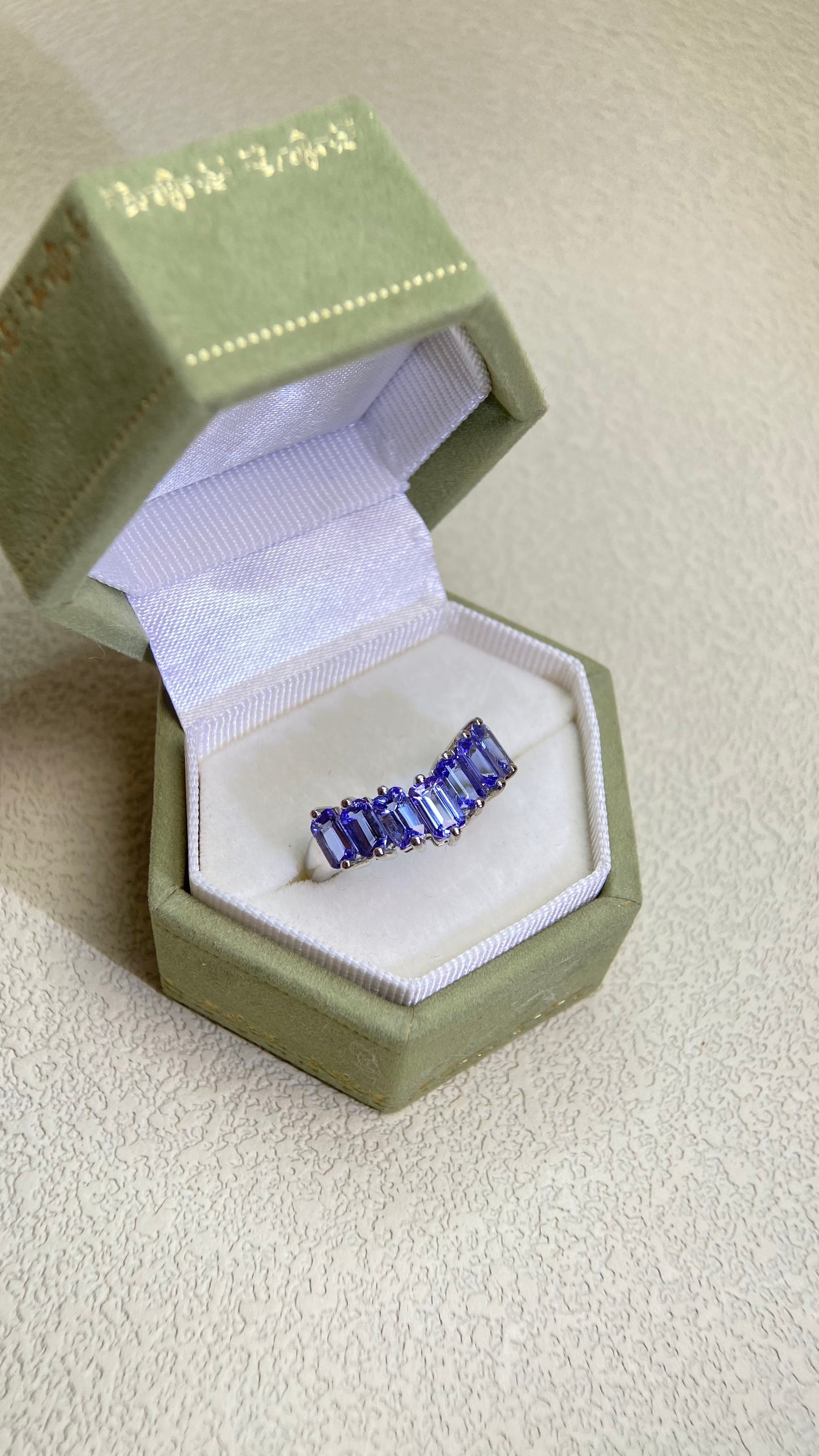Pt950 Platinum&Tanzanite Ring | Tanzanite 1.90ct | Japanese Vintage Estate Jewelry-BNZI