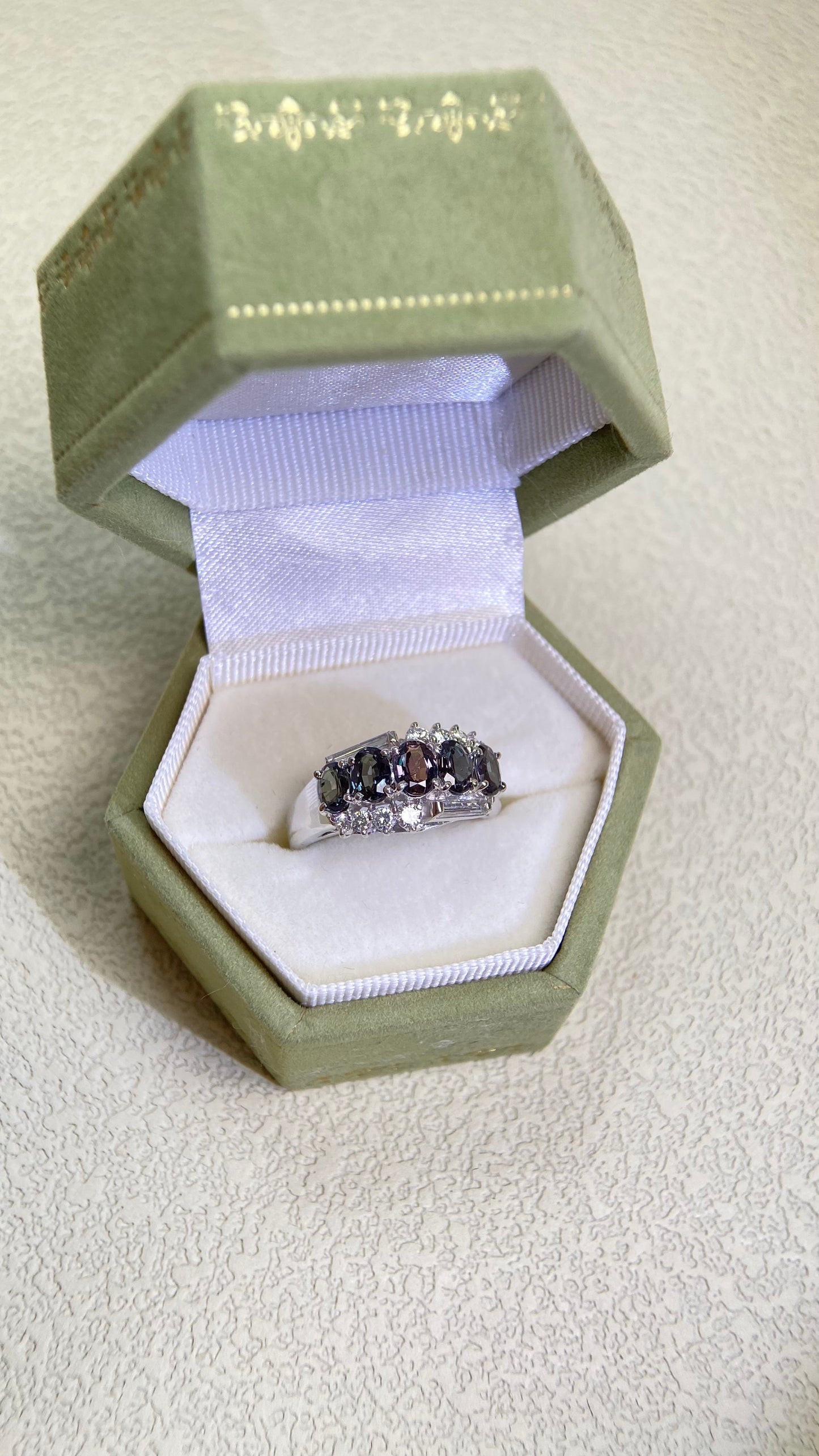 Pt900 Platinum&Alexandrite and Diamonds Ring | Alexandrite 1.17ct | Diamond 0.41ct | Change Color | Japanese Vintage Estate Jewelry-BPPW