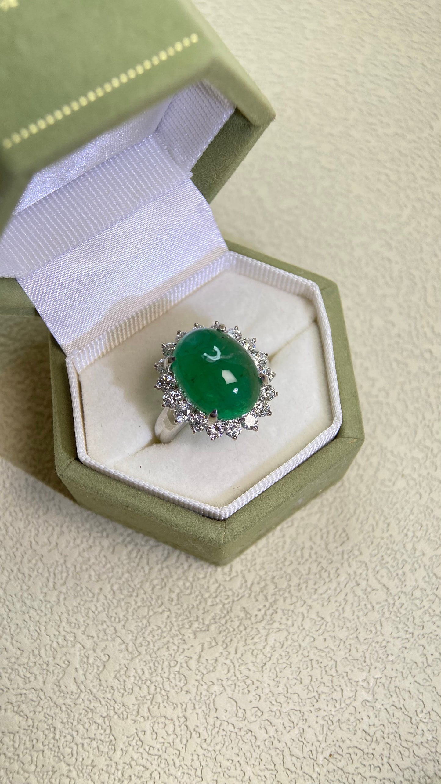 Pt900プラチナ＆エメラルド＆ダイヤモンドリング｜エメラルド6.91カラット｜ダイヤモンド1.10カラット｜日本製ヴィンテージエステートジュエリー-BQGX