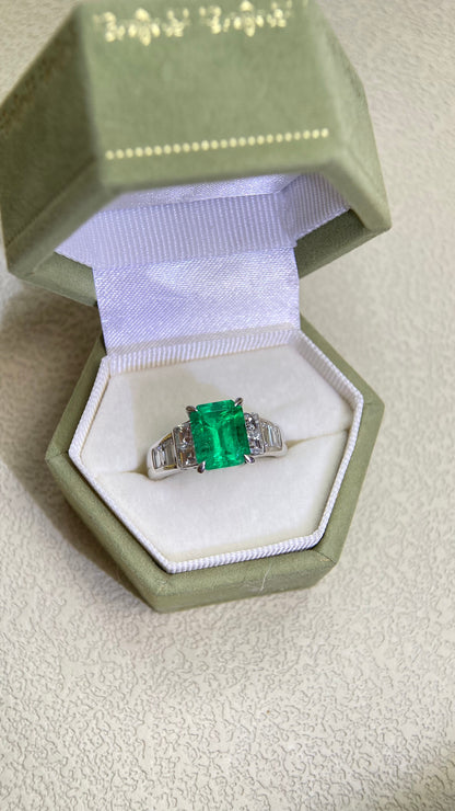 Pt900プラチナ＆エメラルド＆ダイヤモンドリング｜エメラルド2.40カラット｜ダイヤモンド1.10カラット｜ムゾグリーン（コロンビア産）｜日本製ヴィンテージエステートジュエリー-BQDJ